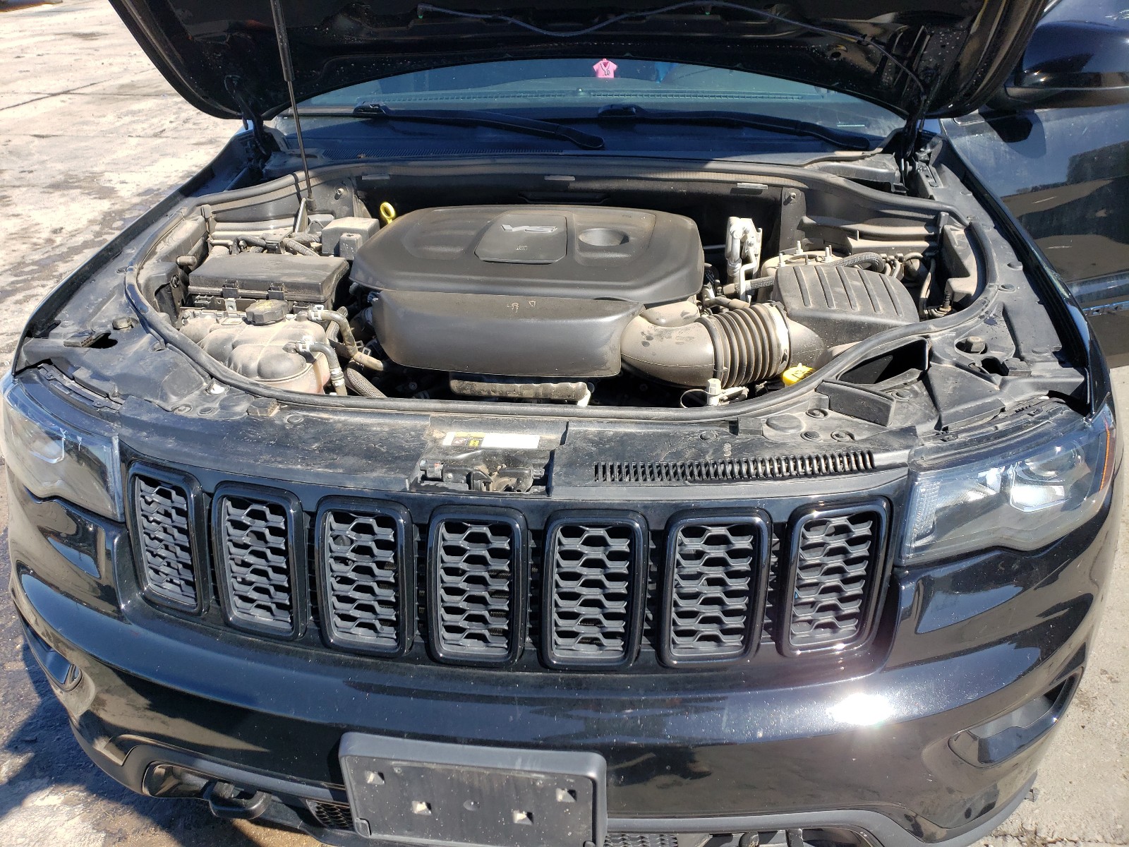 Photo 7 from auction – 2018 JEEP GRAND CHER with VIN 1C4RJFAG3JC361595