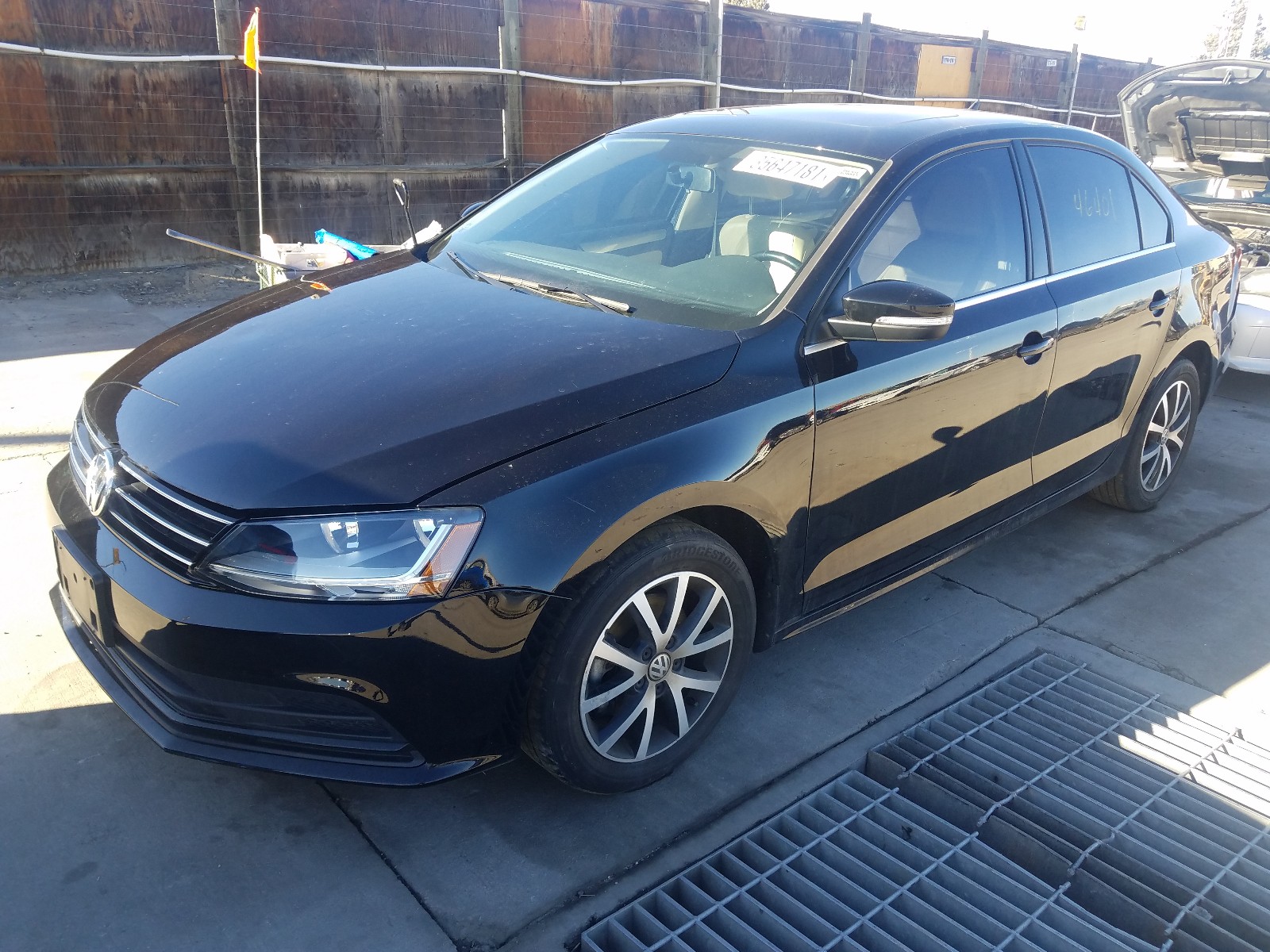 Photo 2 from auction – 2017 VOLKSWAGEN JETTA SE with VIN 3VWDB7AJ8HM259899