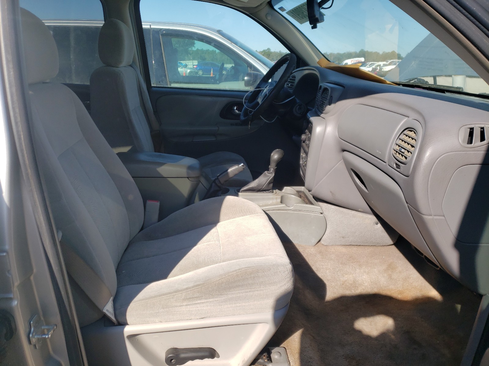 Photo 5 from auction – 2005 CHEVROLET TRAILBLAZE with VIN 1GNDT13S052382819
