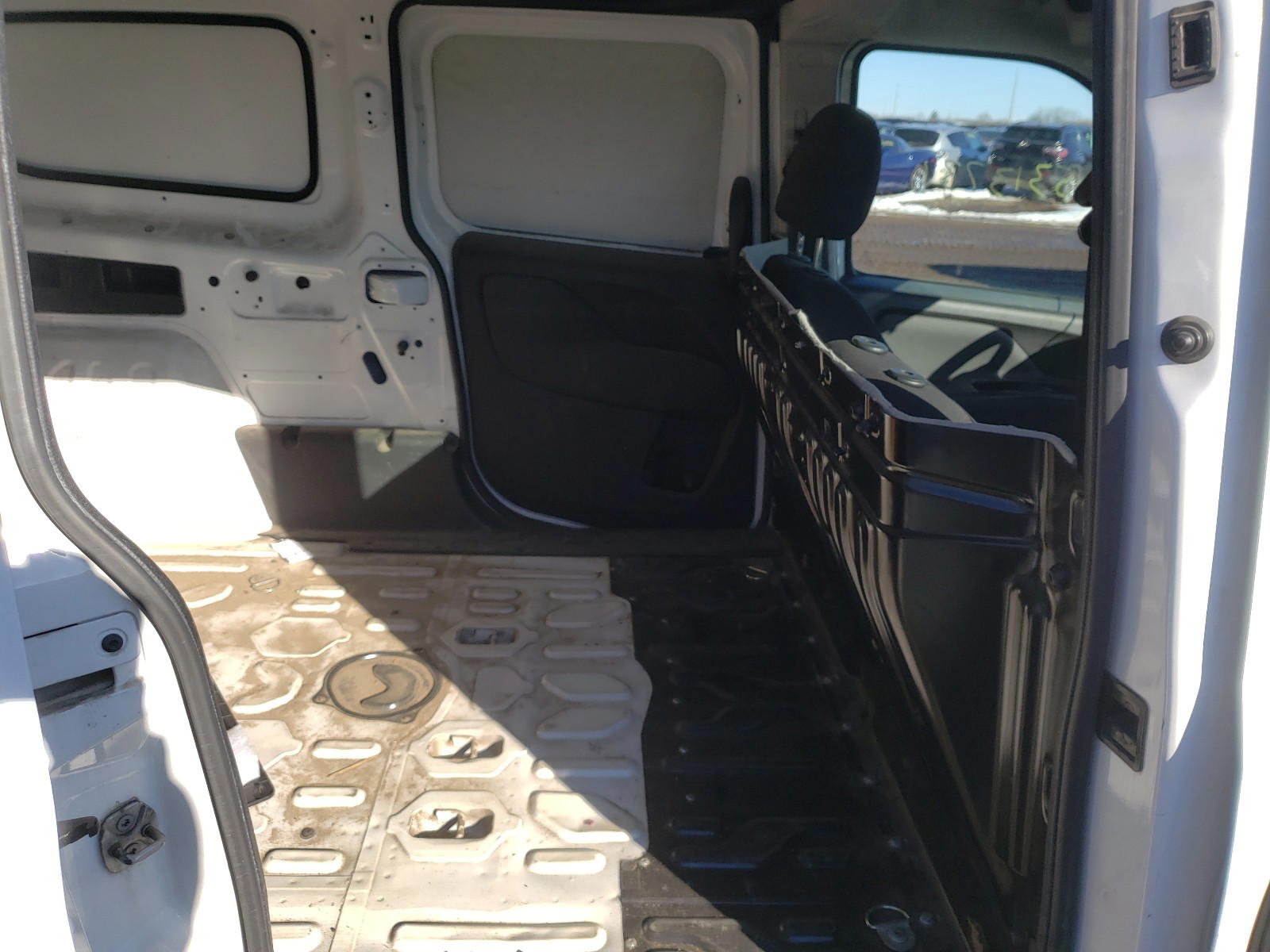 Photo 6 from auction – 2015 RAM PROMASTER with VIN ZFBERFAT7F6197507