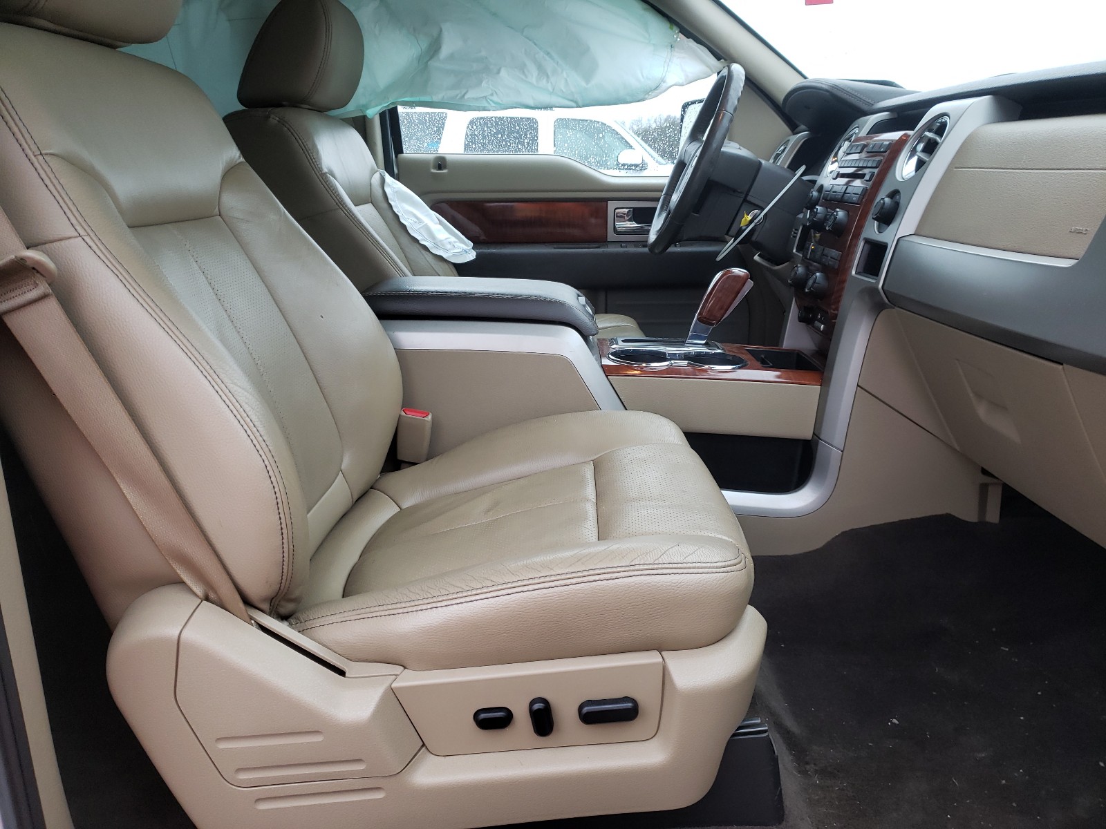 Photo 5 from auction – 2010 FORD F150 SUPER with VIN 1FTFW1EV3AFB09165