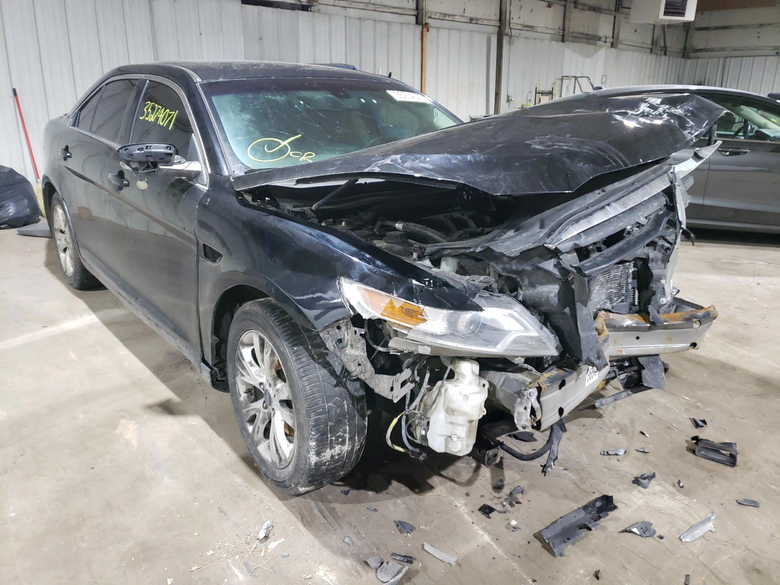 FORD TAURUS SEL 2011 with VIN 1FAHP2EW4BG185418 - Photo from auction