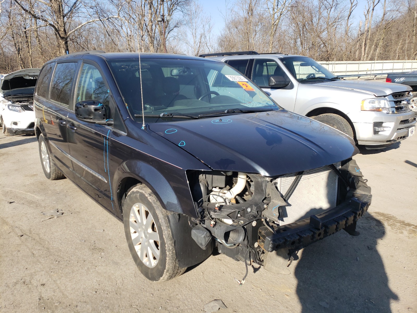 CHRYSLER TOWN & COU 2014 with VIN 2C4RC1BG3ER461253 - Photo from auction