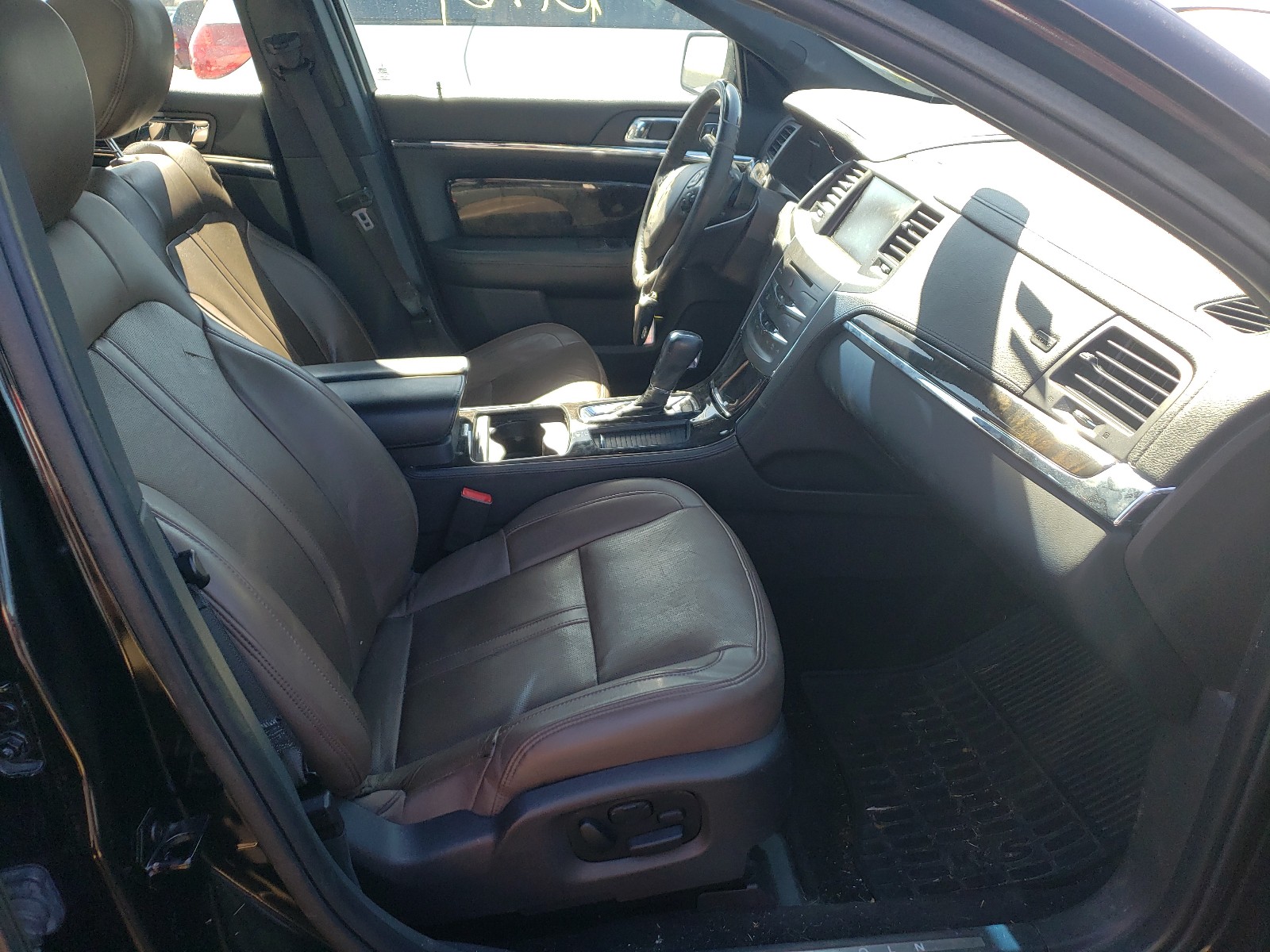 Photo 5 from auction – 2013 LINCOLN MKS with VIN 1LNHL9FT5DG608315