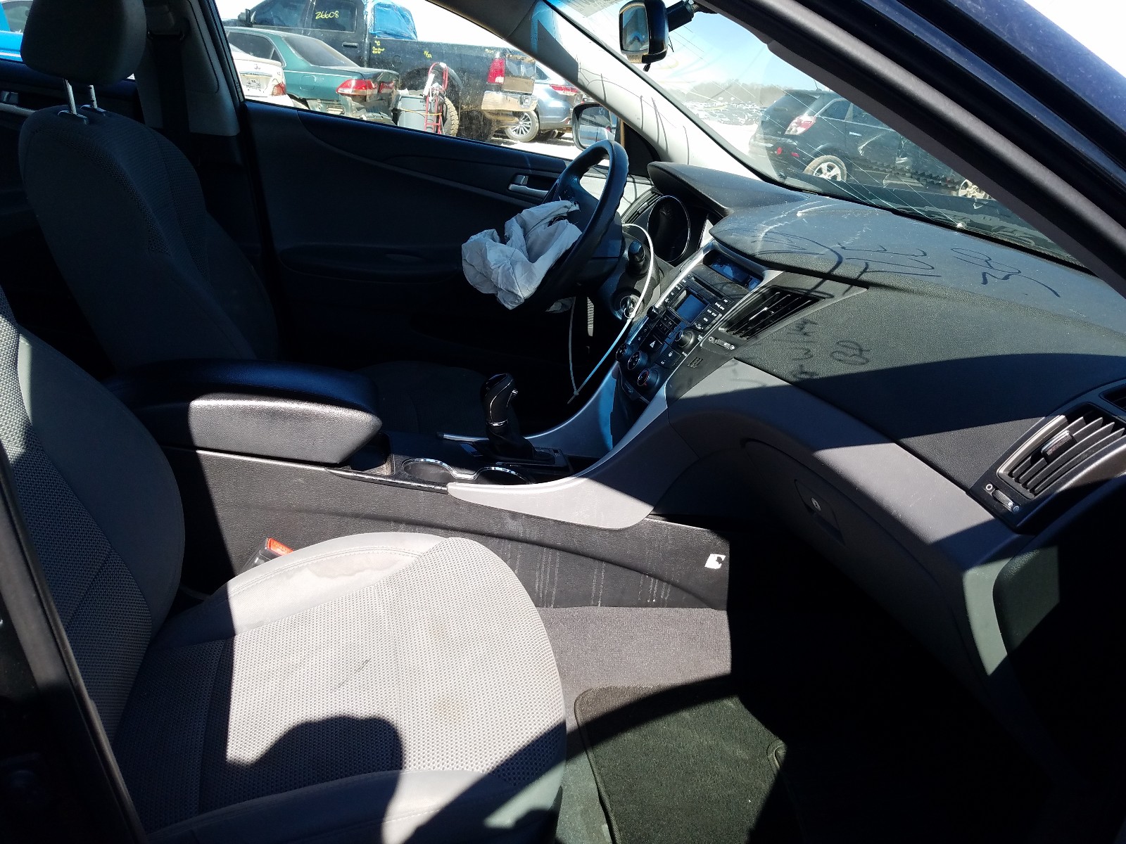 Photo 5 from auction – 2014 HYUNDAI SONATA GLS with VIN 5NPEB4AC3EH814928