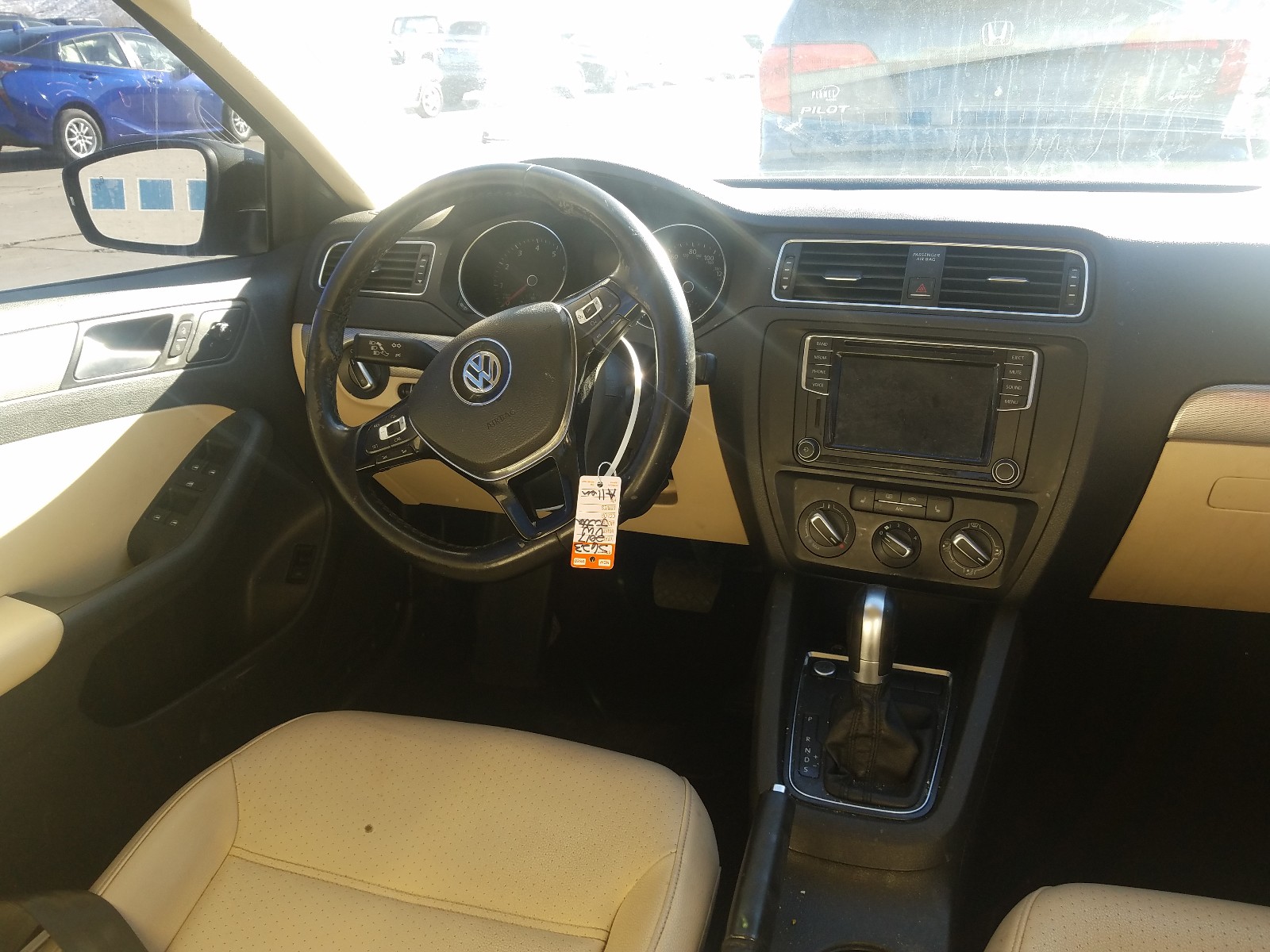 Photo 9 from auction – 2017 VOLKSWAGEN JETTA SE with VIN 3VWDB7AJ8HM259899