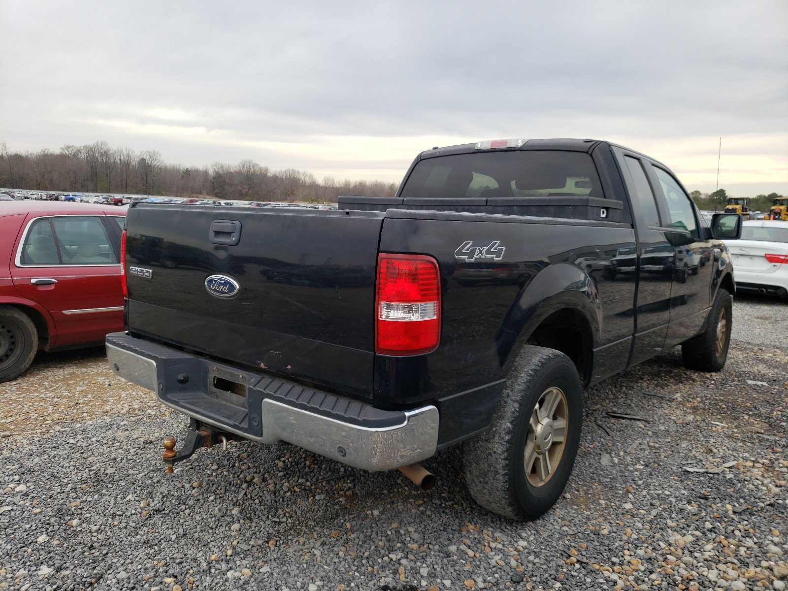 صورة رقم 4 من المزاد - 2005 FORD F150 مع VIN 1FTPX14575FB04012