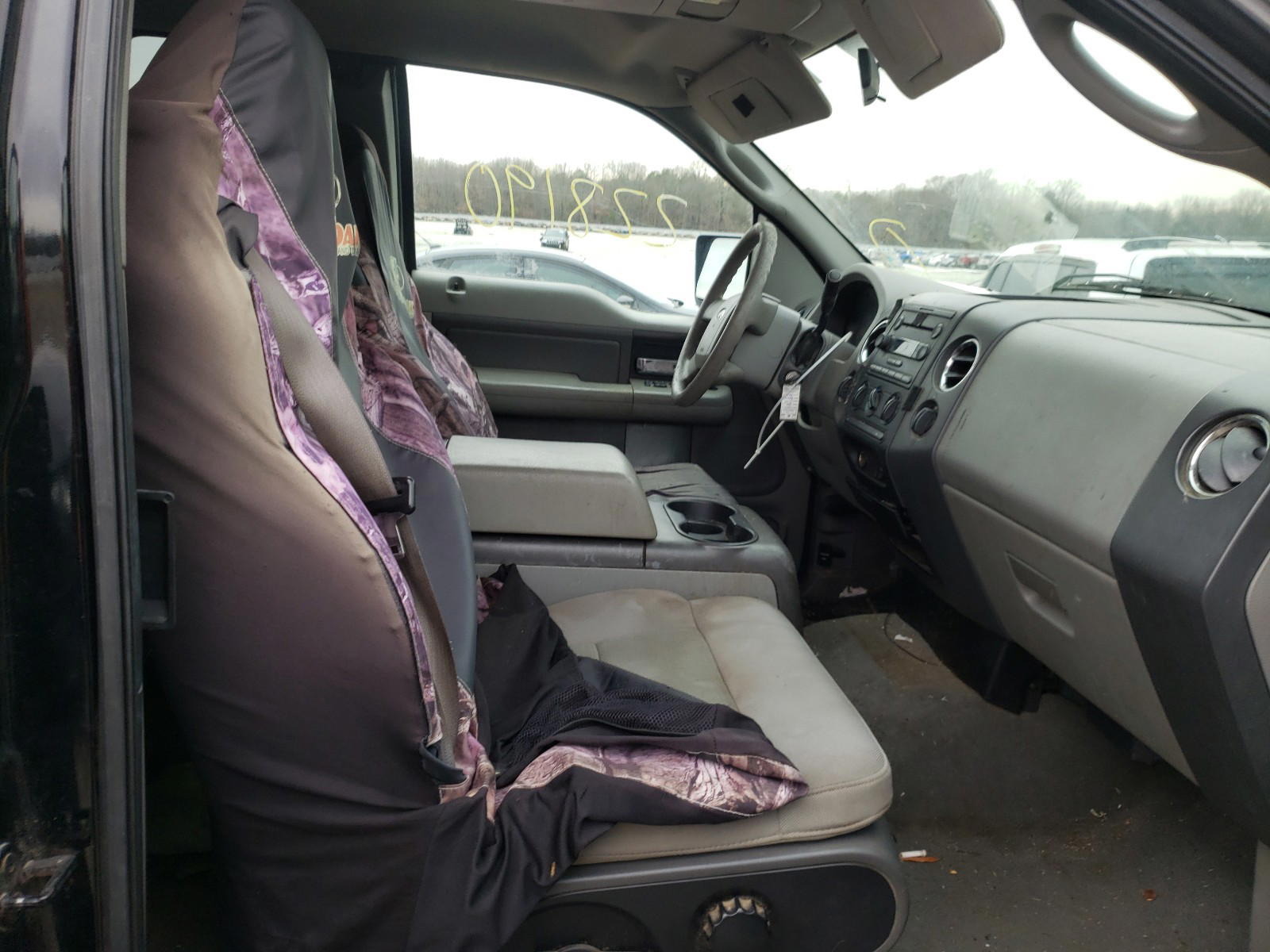 Photo 5 from auction – 2005 FORD F150 with VIN 1FTPX14575FB04012