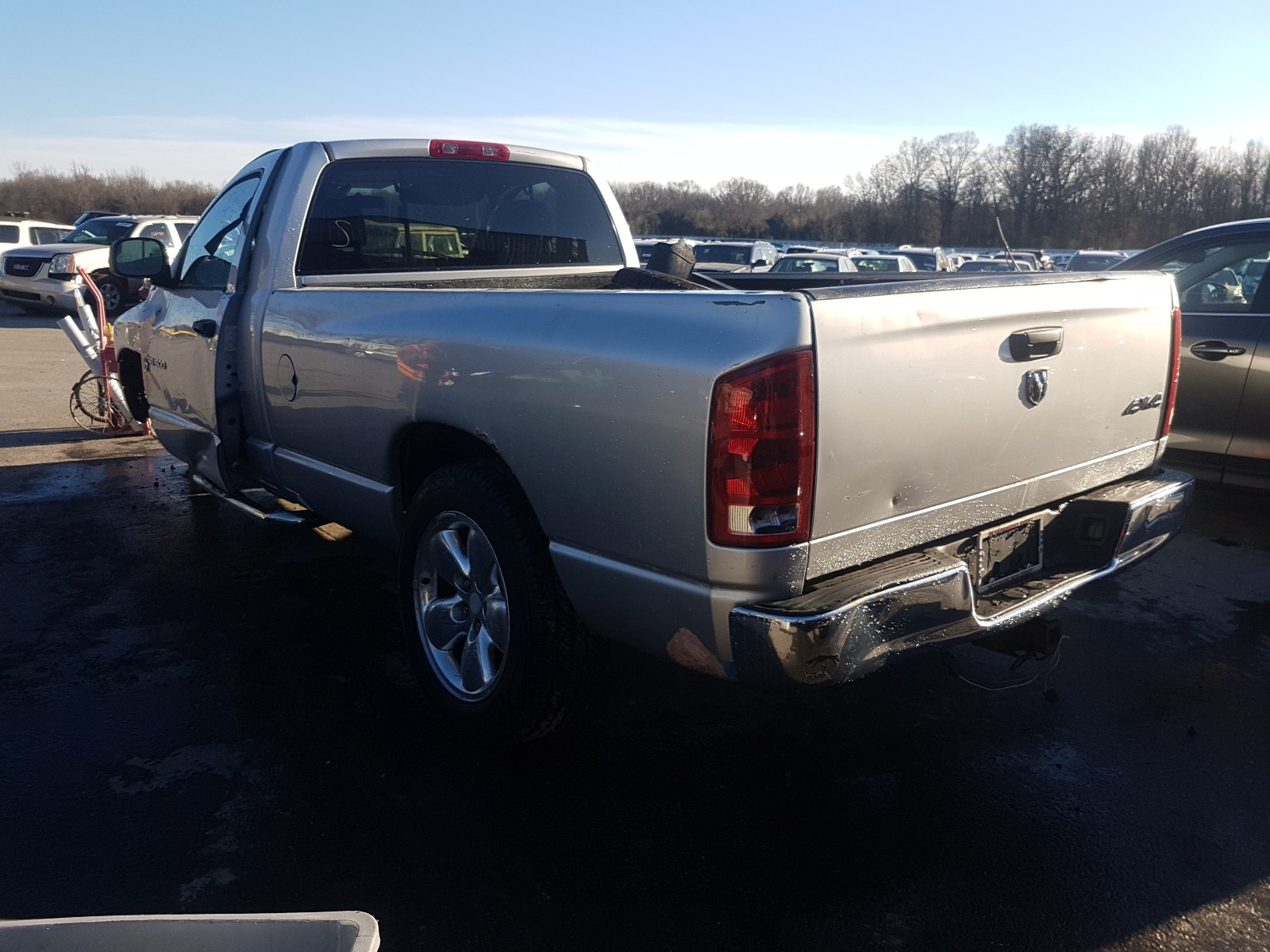 Photo 3 from auction – 2005 DODGE RAM 1500 S with VIN 1D7HU16N75J554689