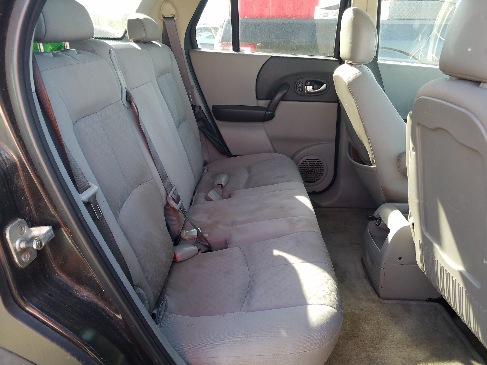 Photo 6 from auction – 2005 SATURN VUE with VIN 5GZCZ33D25S843386
