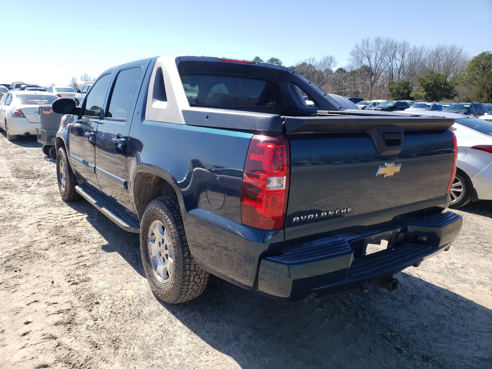 Photo 3 from auction – 2007 CHEVROLET AVALANCHE with VIN 3GNEC12077G119967