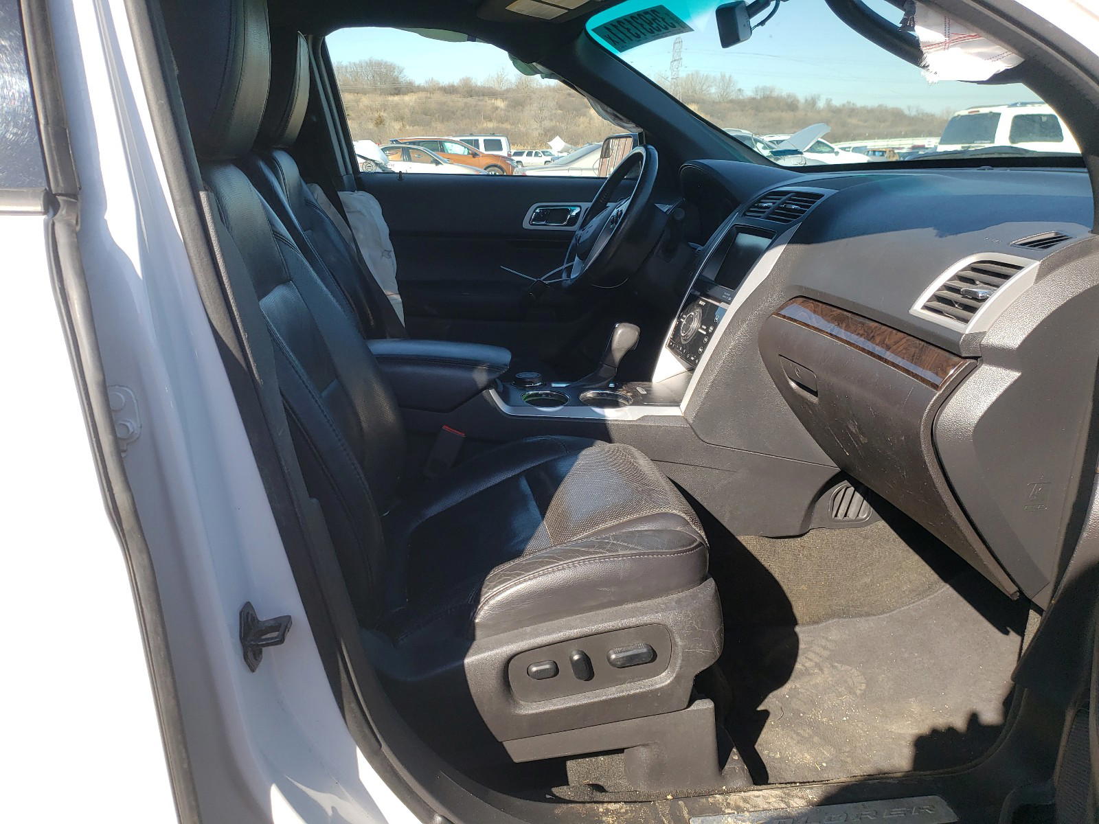 Photo 15 from auction – 2013 FORD EXPLORER L with VIN 1FM5K8F85DGB38041