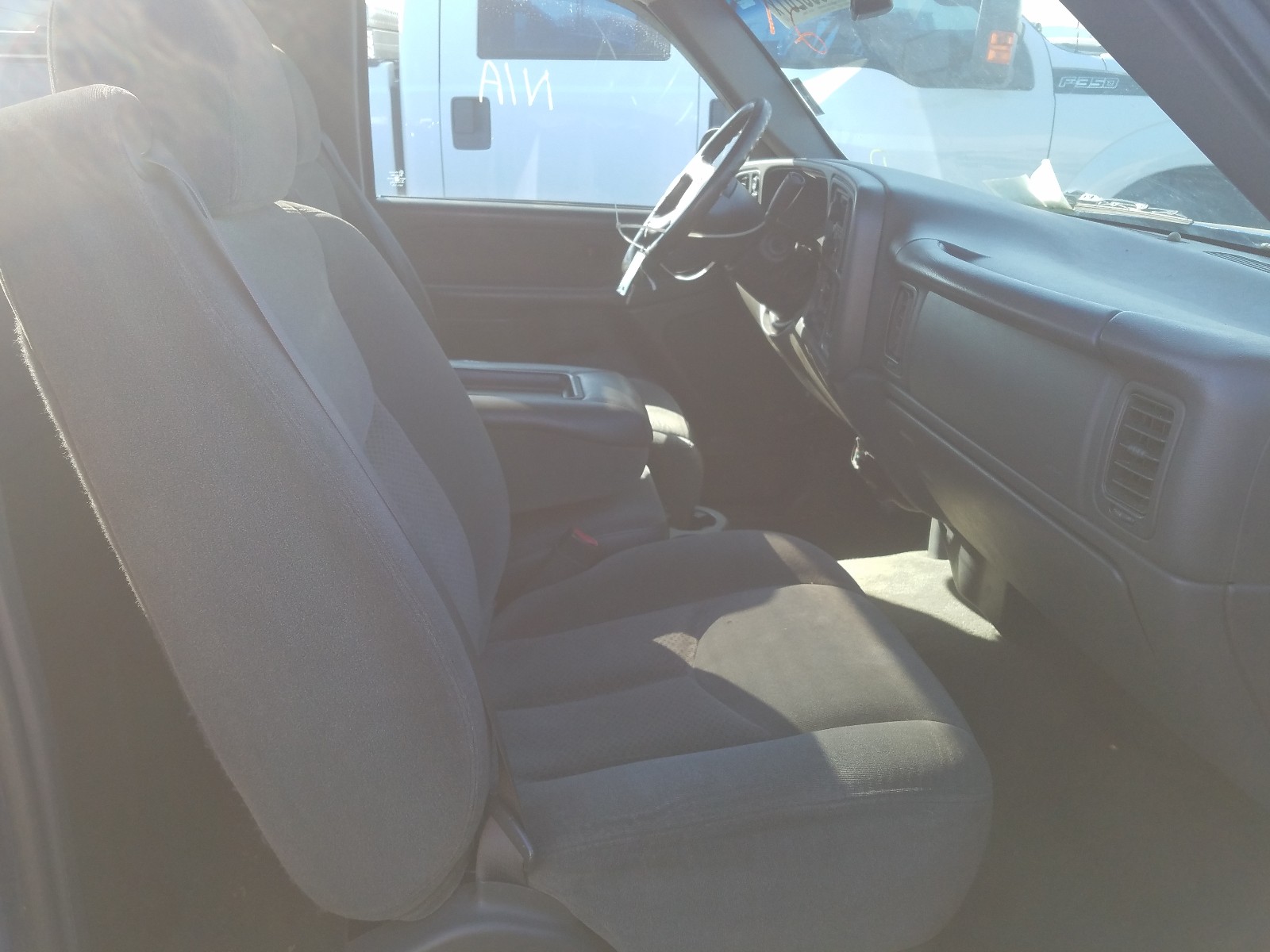 Photo 5 from auction – 2003 CHEVROLET SILVERADO with VIN 1GCEK14T93Z277305