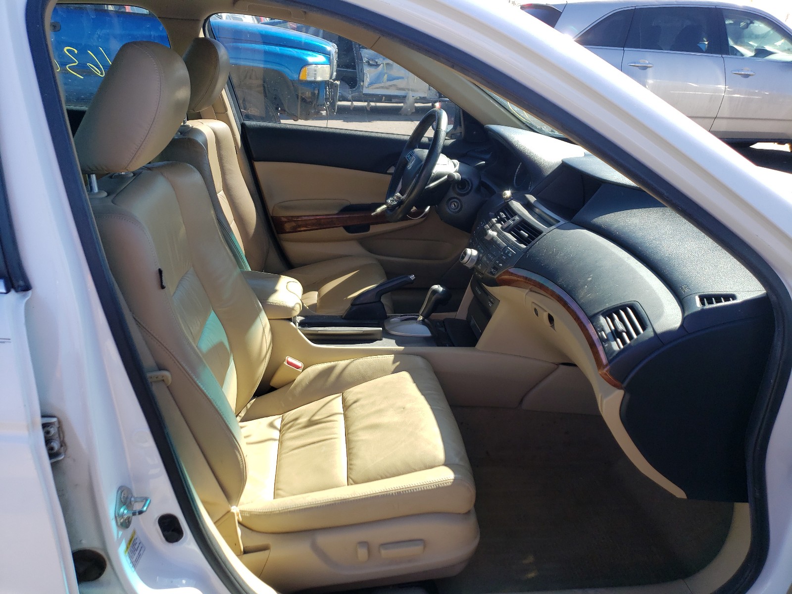 Photo 5 from auction – 2012 HONDA ACCORD EXL with VIN 1HGCP2F87CA127278