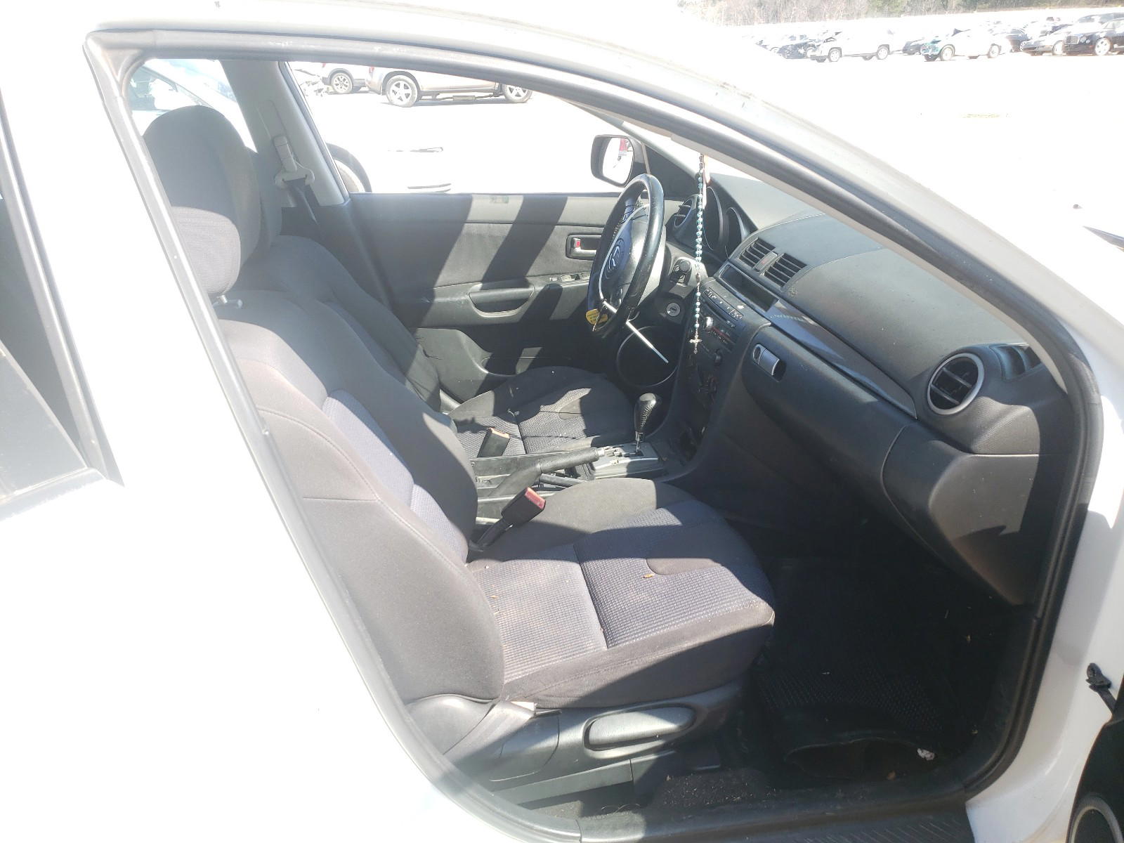 Photo 5 from auction – 2004 MAZDA 3 S with VIN JM1BK123441163430