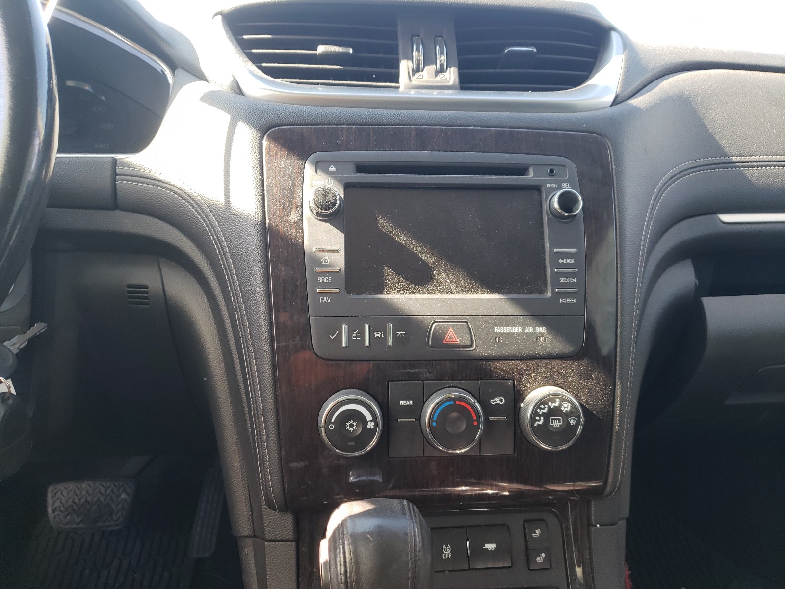 Photo 9 from auction – 2015 CHEVROLET TRAVERSE L with VIN 1GNKVGKDXFJ224082