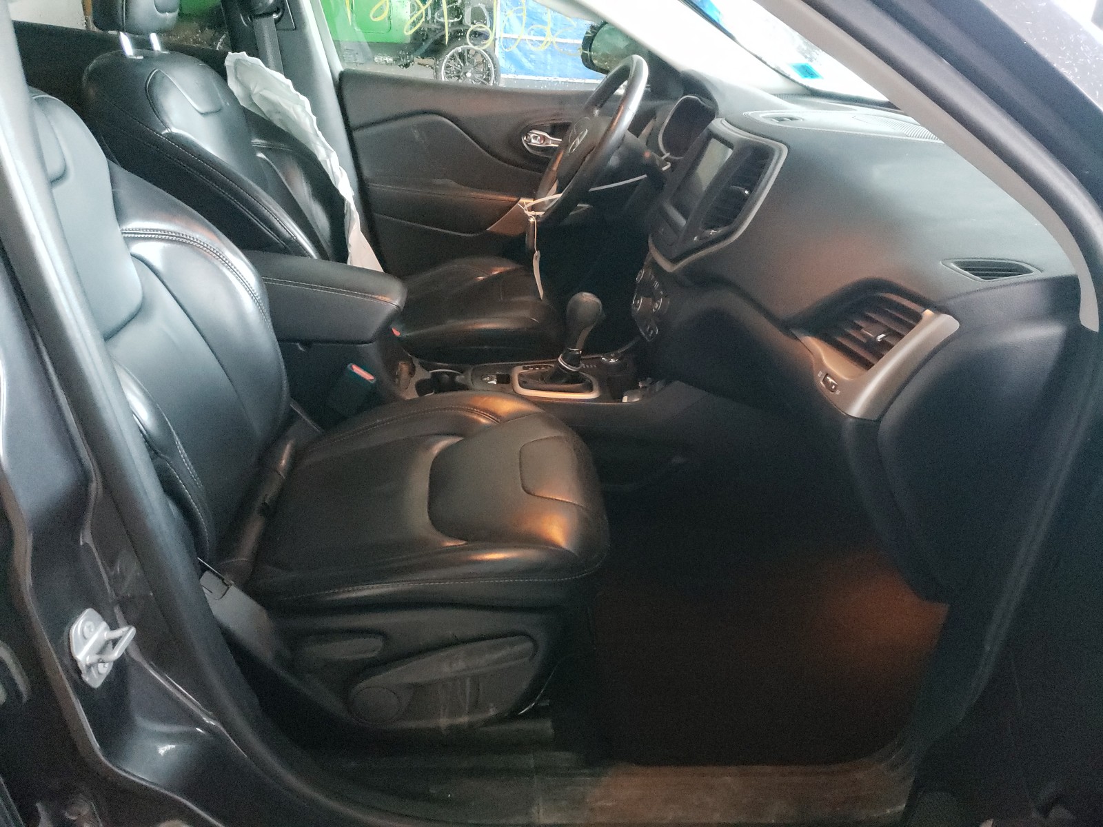 Photo 5 from auction – 2017 JEEP CHEROKEE L with VIN 1C4PJMDS0HW569311