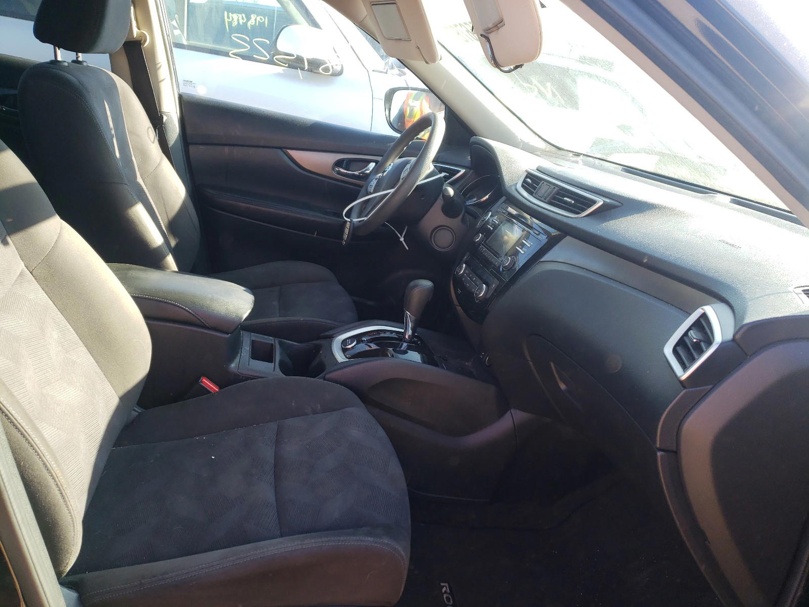 Photo 5 from auction – 2015 NISSAN ROGUE S with VIN KNMAT2MT1FP529503