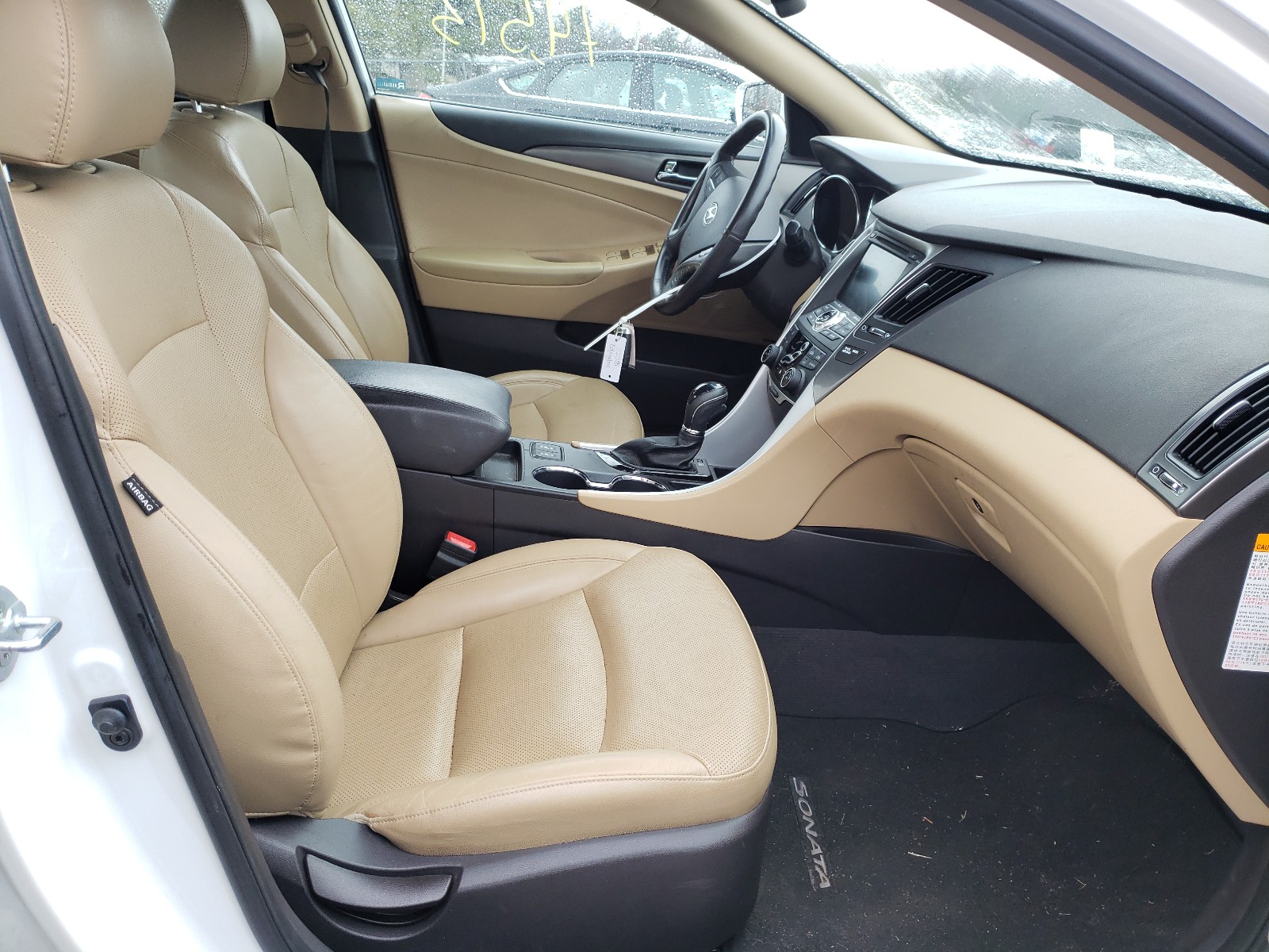 Photo 5 from auction – 2015 HYUNDAI SONATA HYB with VIN KMHEC4A4XFA125124
