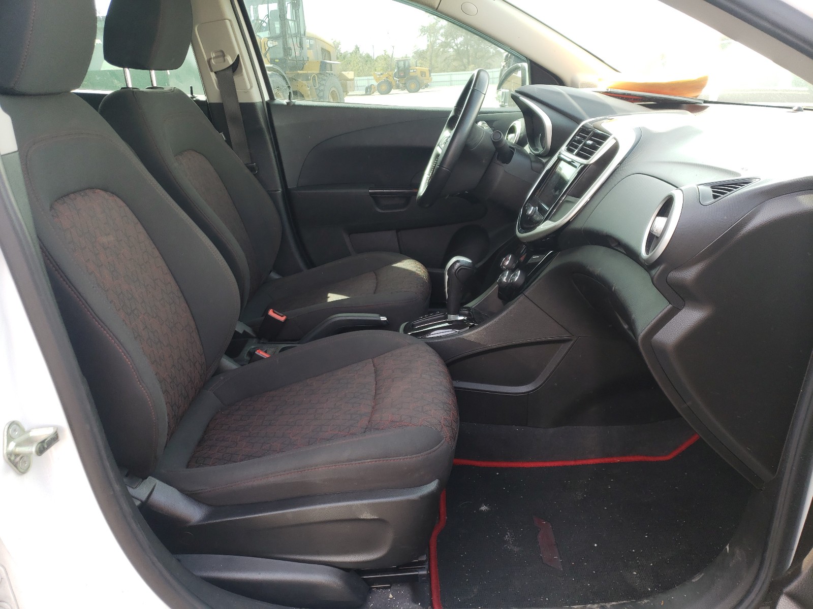 Photo 5 from auction – 2018 CHEVROLET SONIC LT with VIN 1G1JD5SH4J4135297