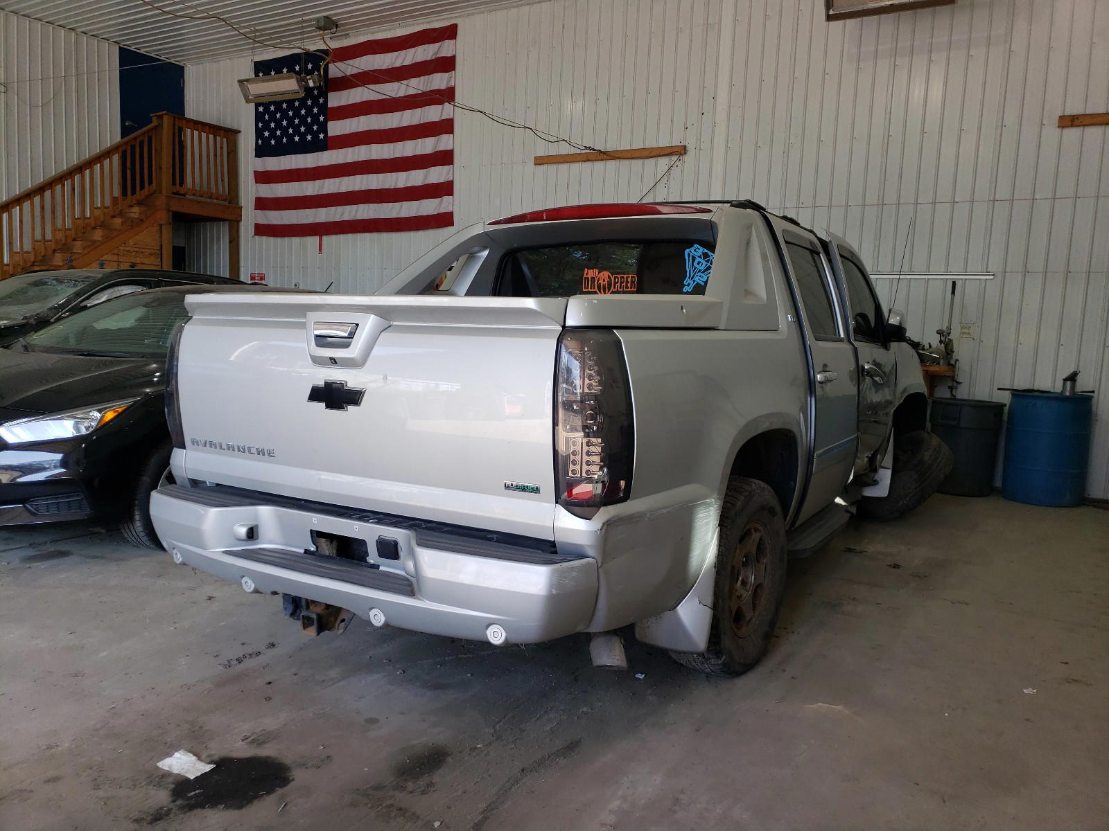 Photo 4 from auction – 2011 CHEVROLET AVALANCHE with VIN 3GNTKGE36BG283142