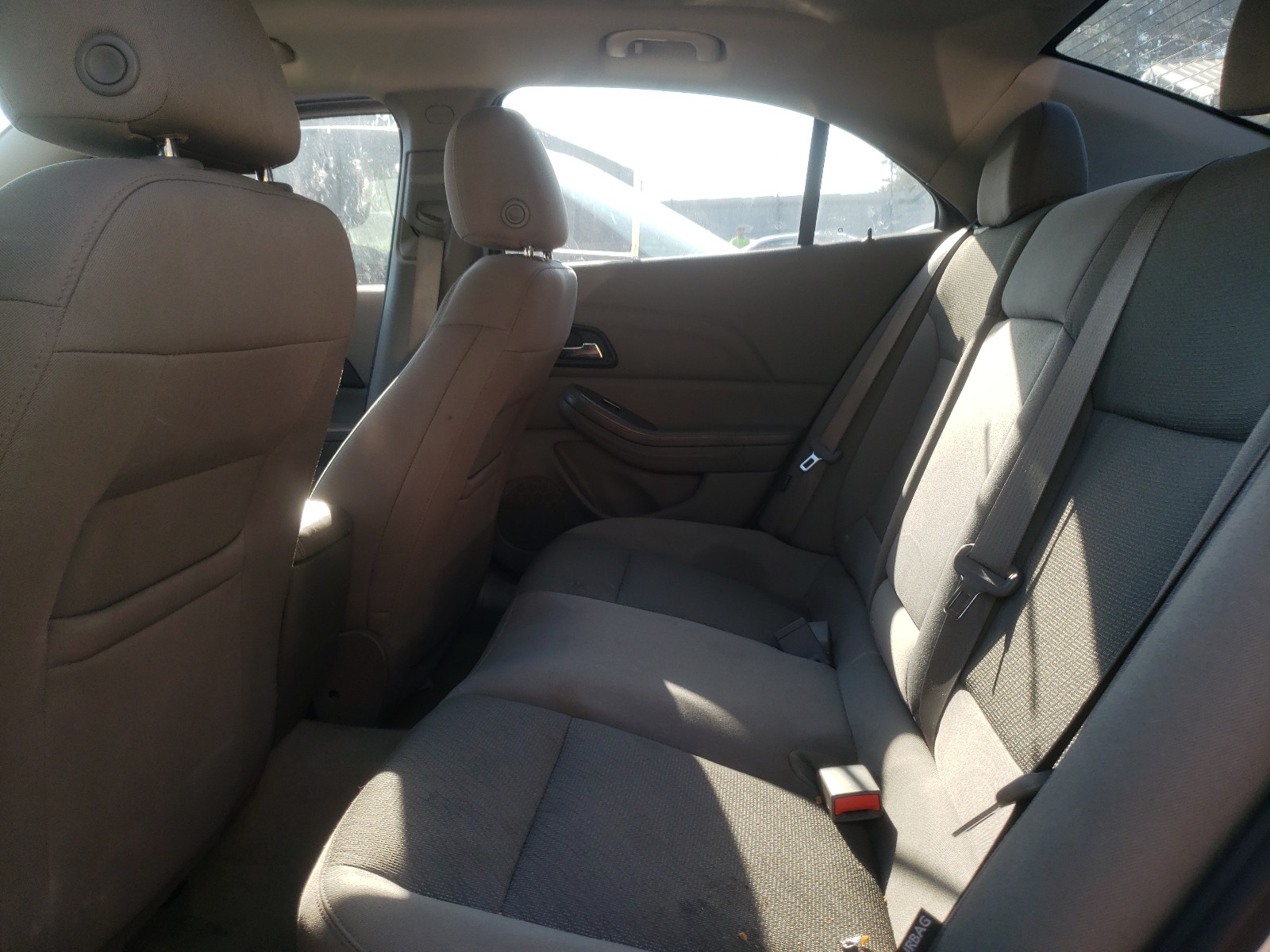 Photo 6 from auction – 2016 CHEVROLET MALIBU LIM with VIN 1G11A5SA1GF141230
