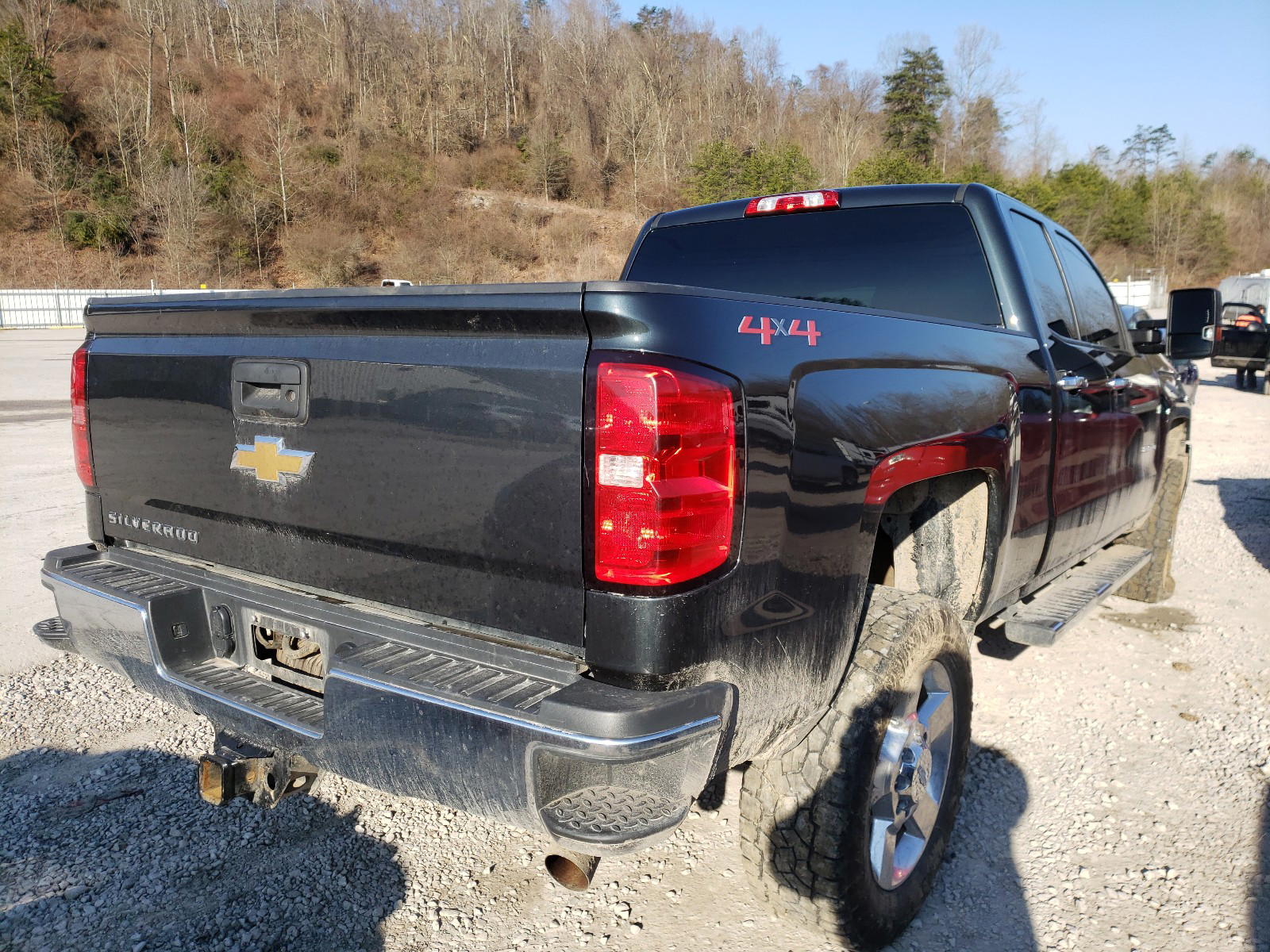 Photo 4 from auction – 2019 CHEVROLET SILVERADO with VIN 2GC2KREG9K1150385