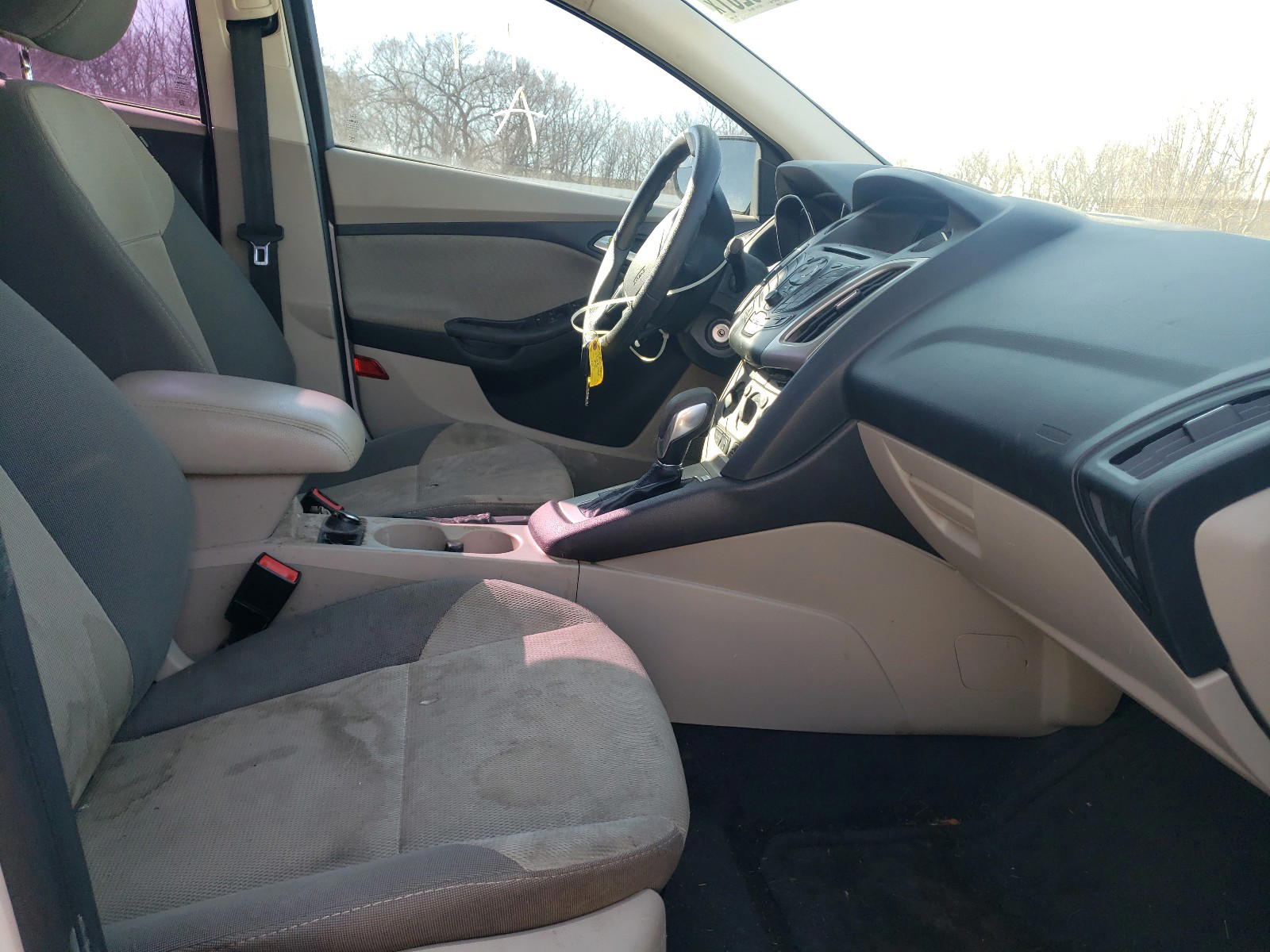 Photo 5 from auction – 2014 FORD FOCUS SE with VIN 1FADP3F23EL156018
