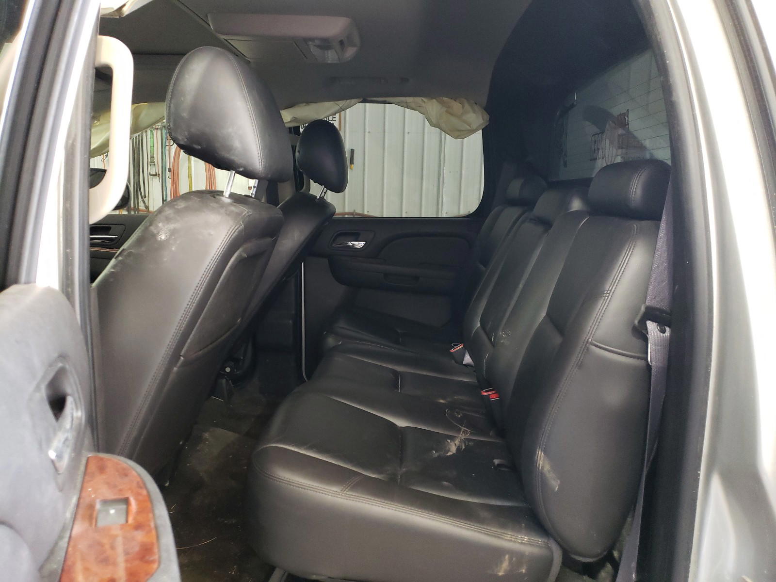 Photo 6 from auction – 2011 CHEVROLET AVALANCHE with VIN 3GNTKGE36BG283142