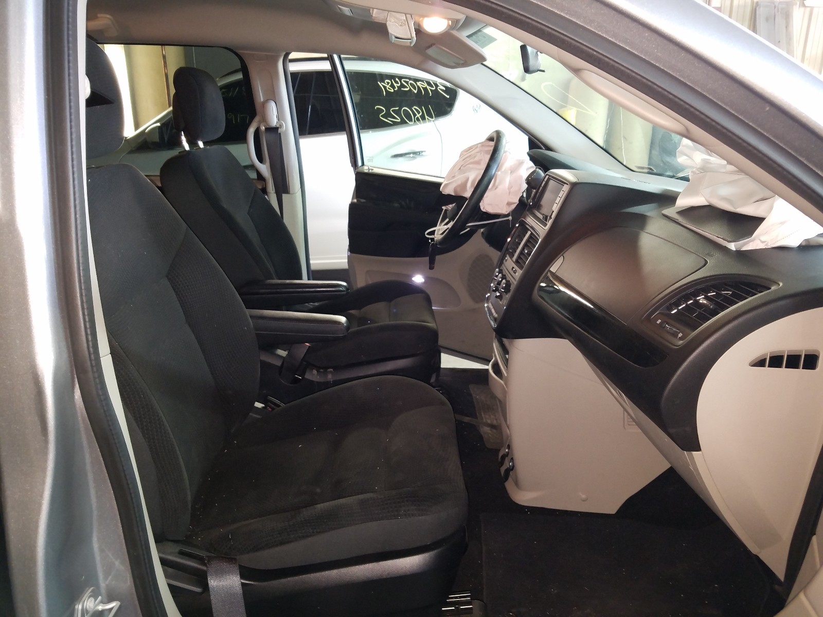 Photo 5 from auction – 2018 DODGE GRAND CARA with VIN 2C4RDGBG8JR250978