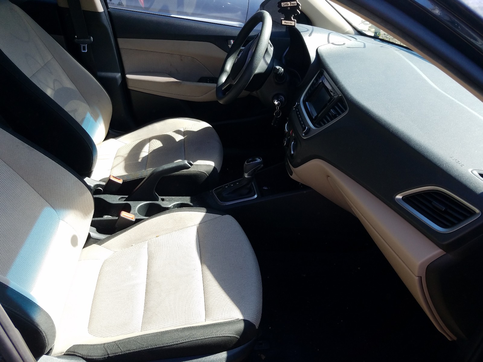 Photo 5 from auction – 2018 HYUNDAI ACCENT SE with VIN 3KPC24A35JE013035