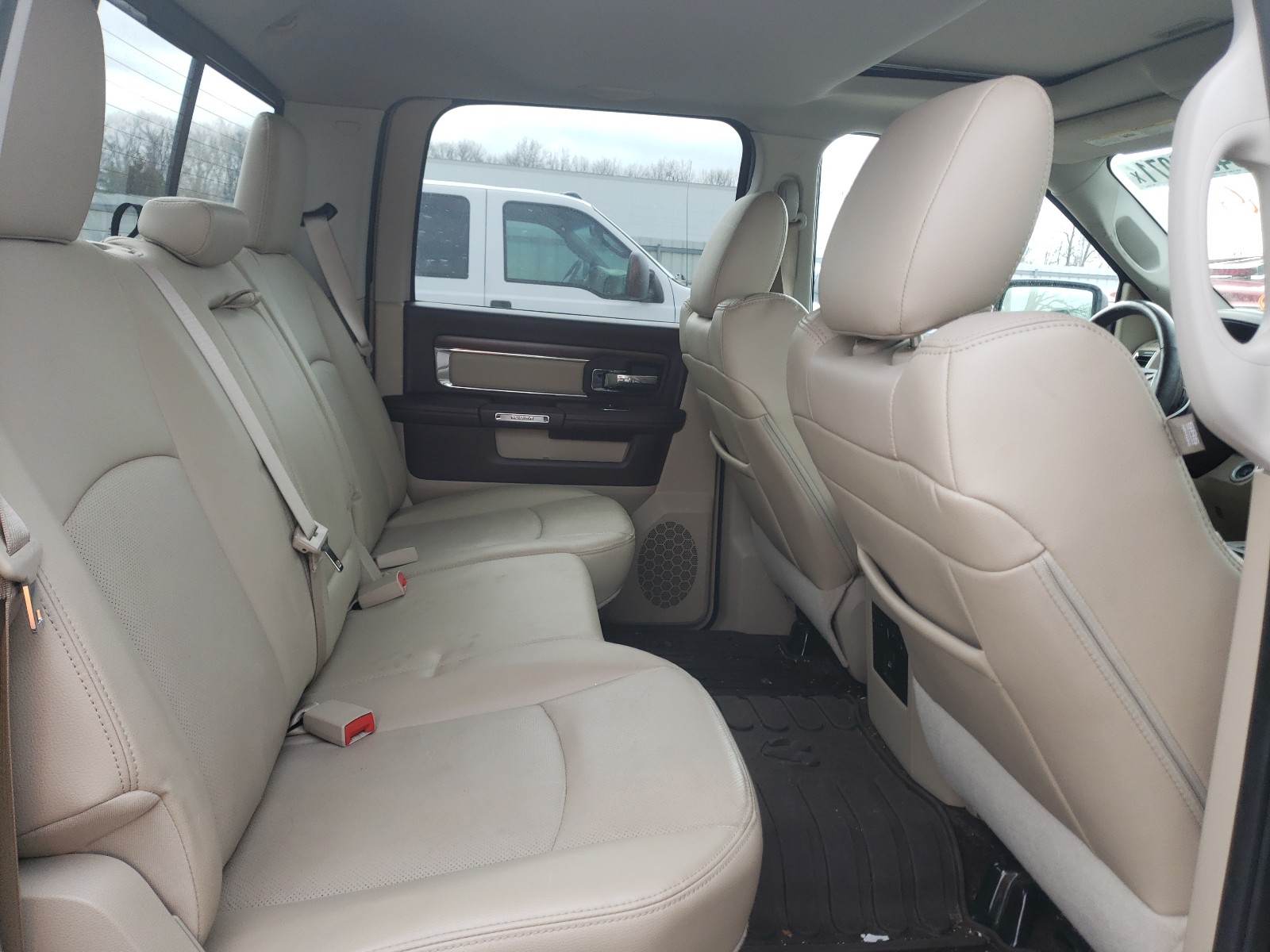 Zdjęcie 6 z aukcji – 2016 RAM 1500 LARAM z VIN 1C6RR7VT8FS653303