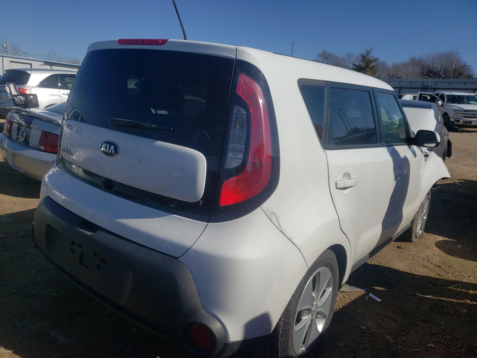 Photo 4 from auction – 2016 KIA SOUL with VIN KNDJN2A23G7849980