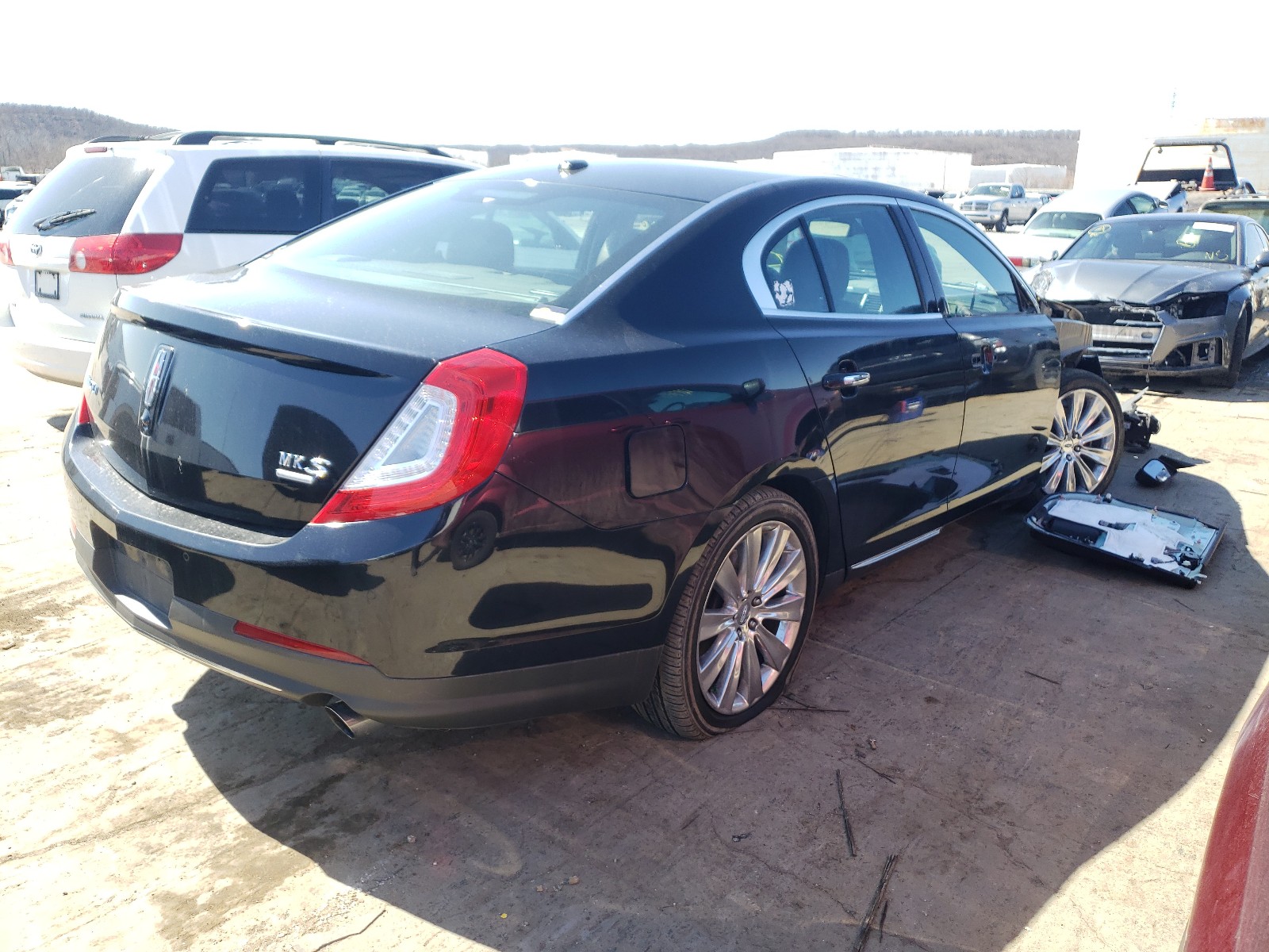 Photo 4 from auction – 2013 LINCOLN MKS with VIN 1LNHL9FT5DG608315
