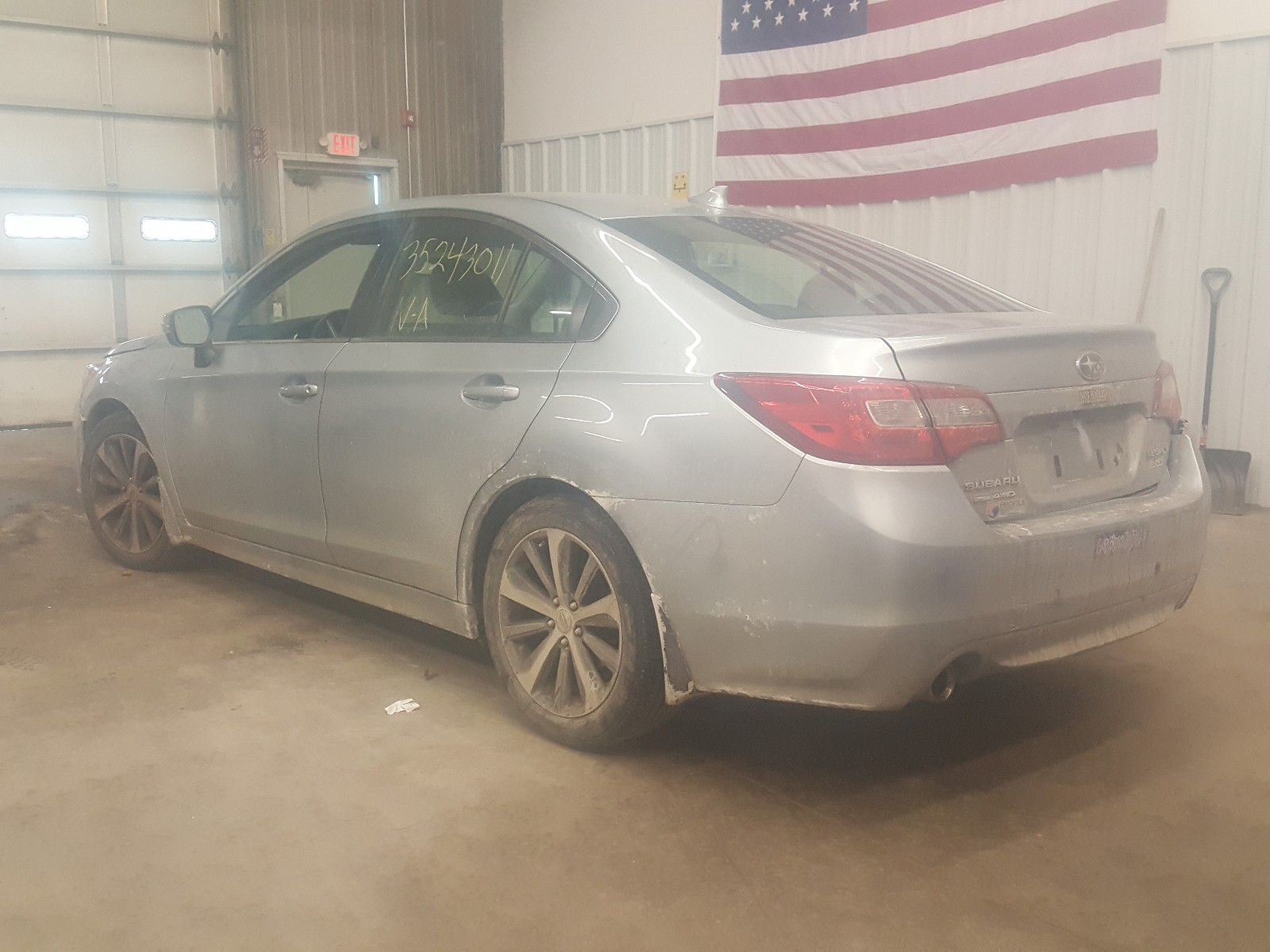Photo 3 from auction – 2017 SUBARU LEGACY 2.5 with VIN 4S3BNAN66H3033706