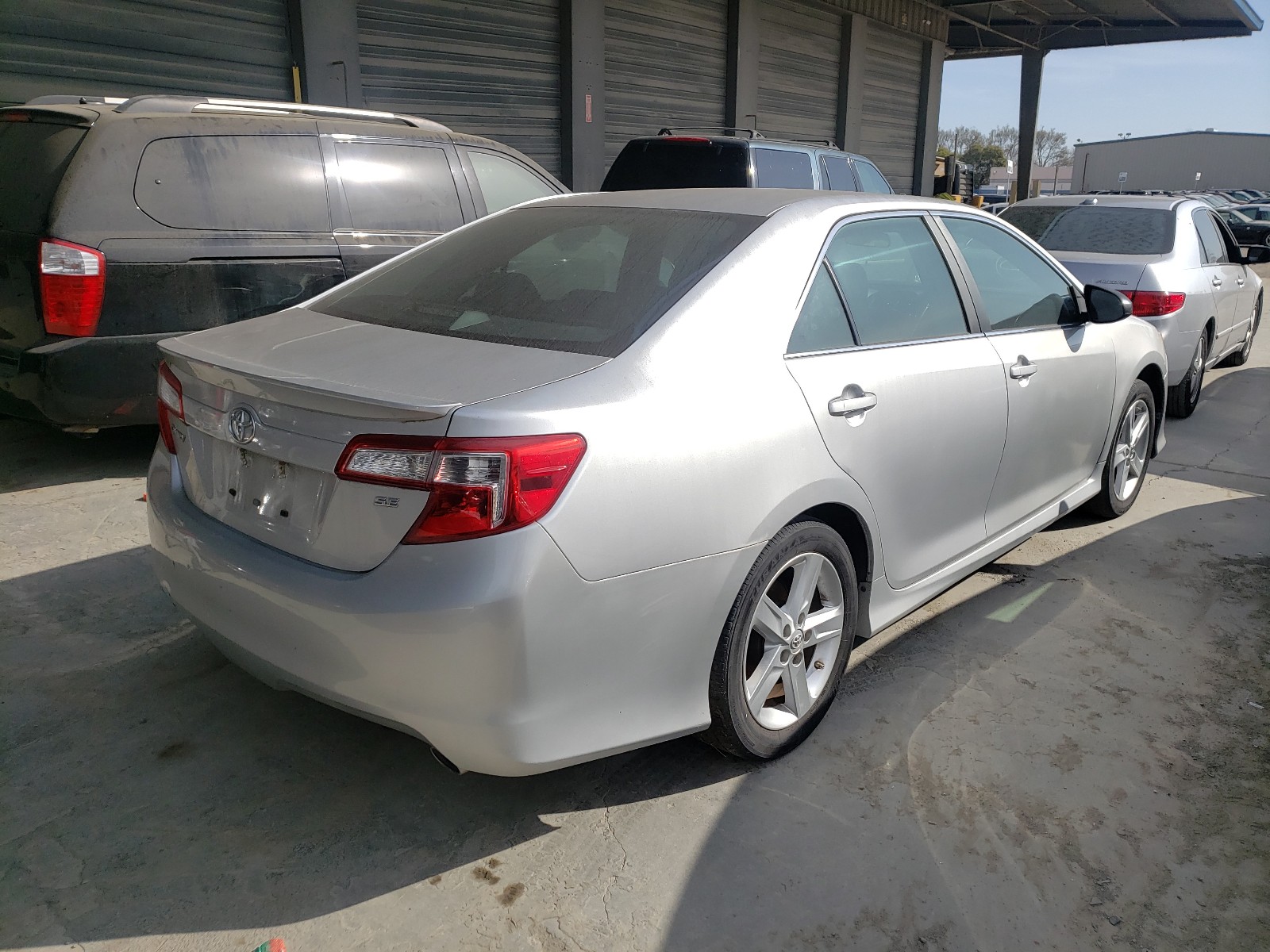Photo 4 from auction – 2014 TOYOTA CAMRY L with VIN 4T1BF1FK2EU816094