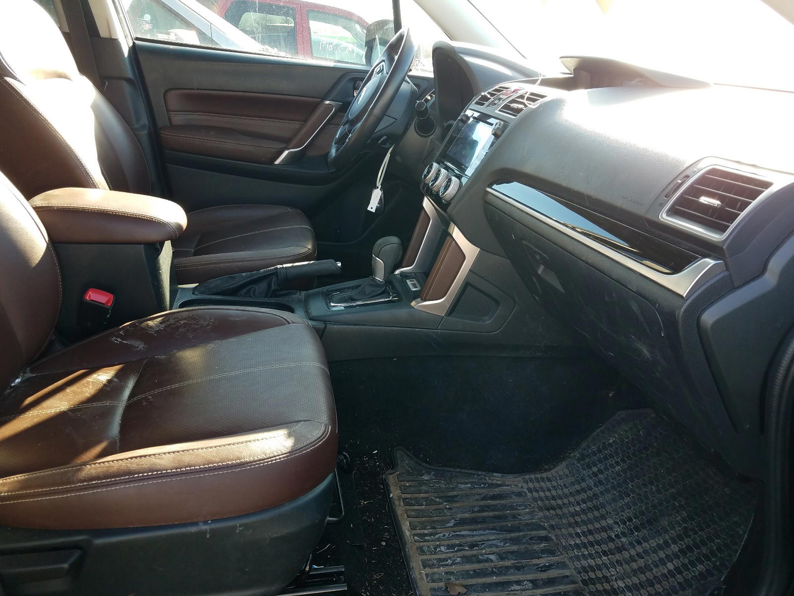 Photo 5 from auction – 2018 SUBARU FORESTER 2 with VIN JF2SJGWC2JH596278