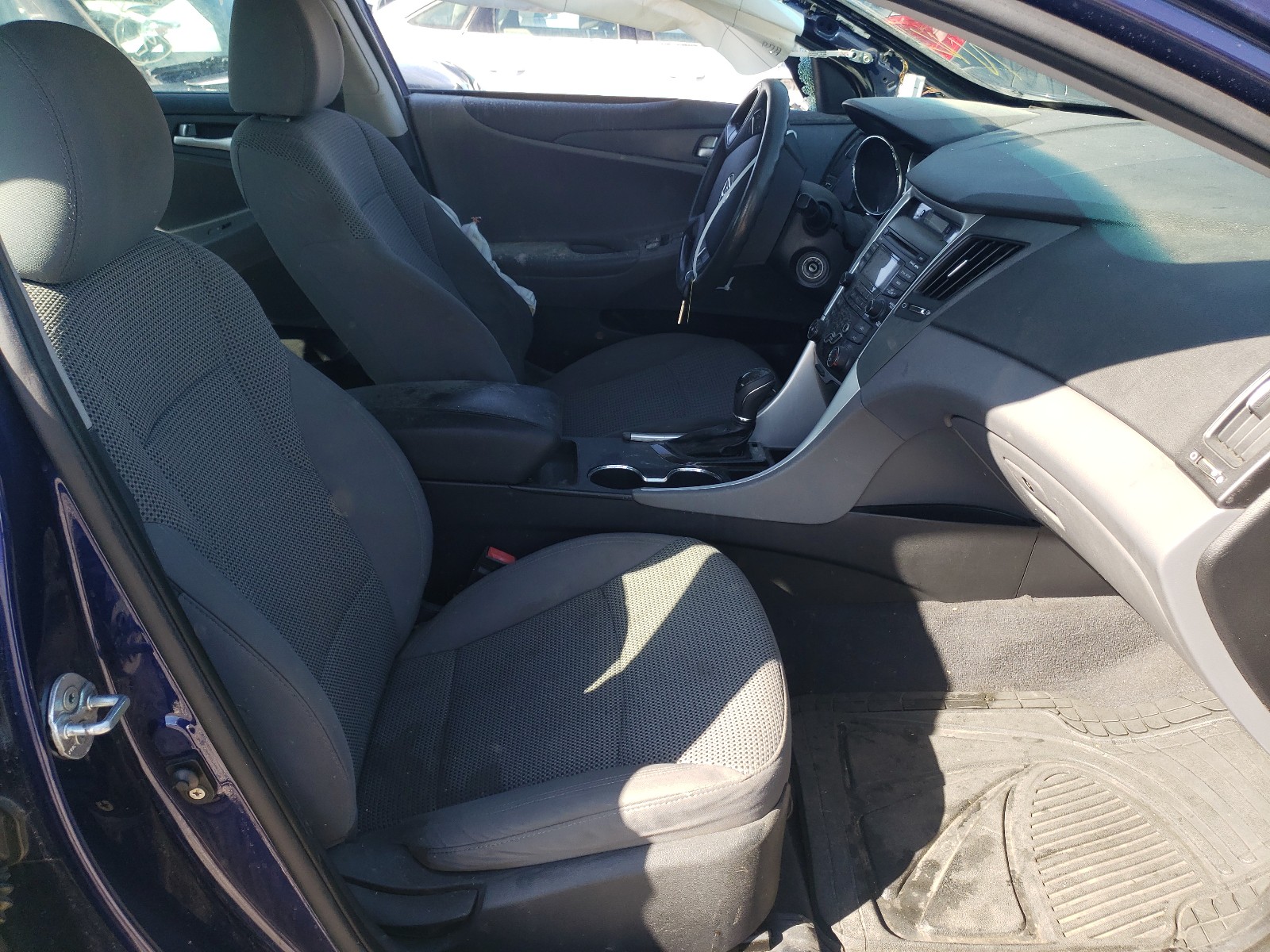 Photo 5 from auction – 2012 HYUNDAI SONATA GLS with VIN 5NPEB4AC6CH326053