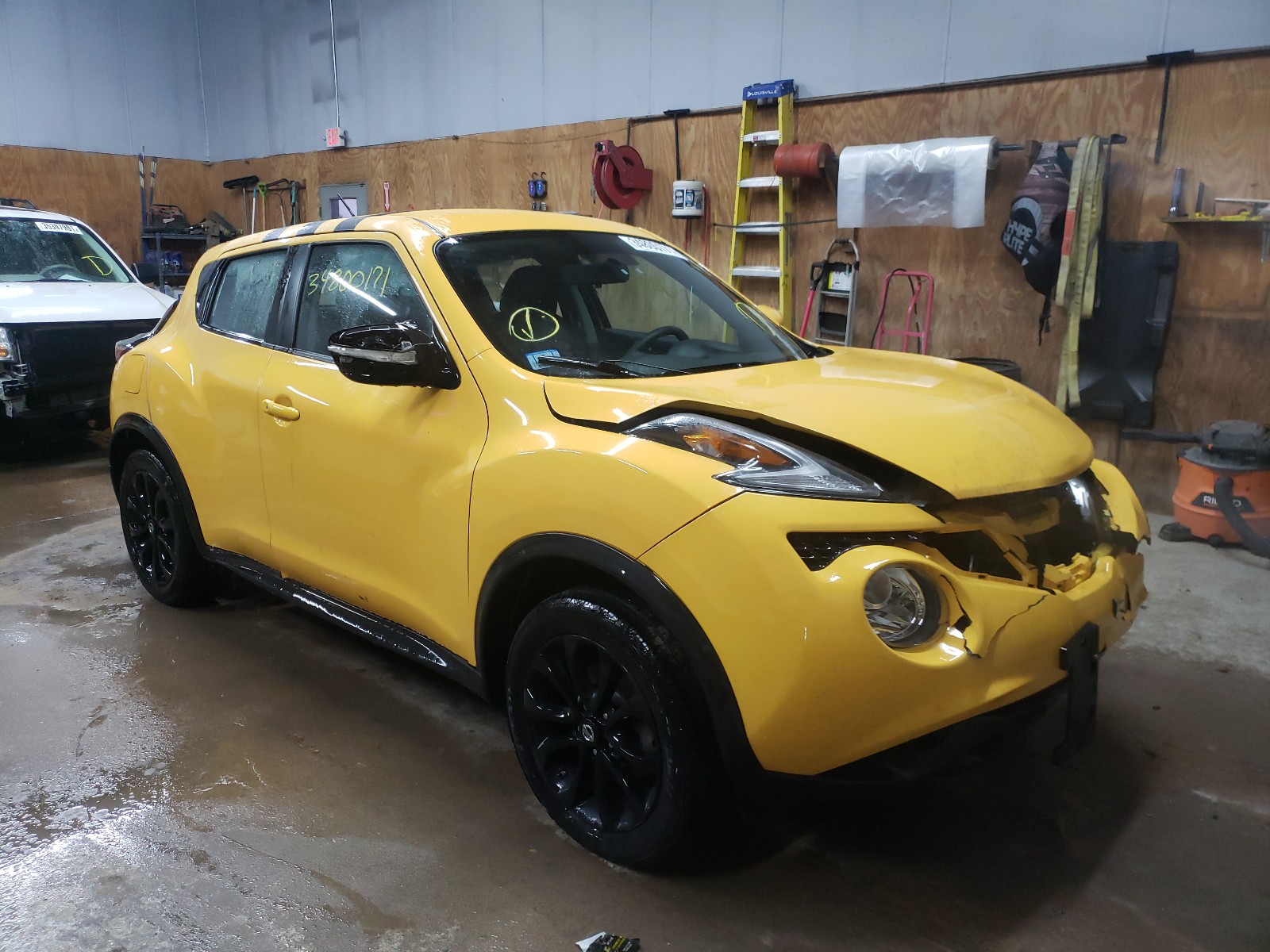 NISSAN JUKE S 2015 with VIN JN8AF5MV0FT561560 - Photo from auction
