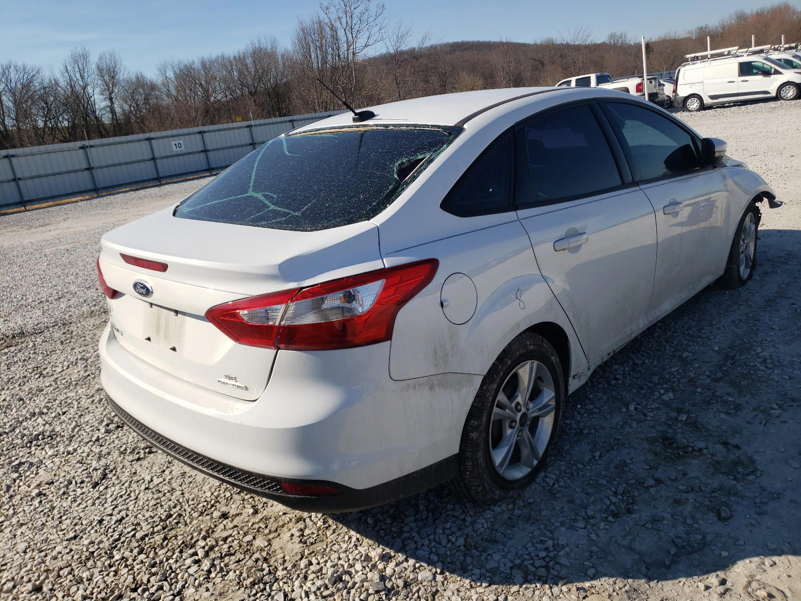 Photo 4 from auction – 2014 FORD FOCUS SE with VIN 1FADP3F23EL156018