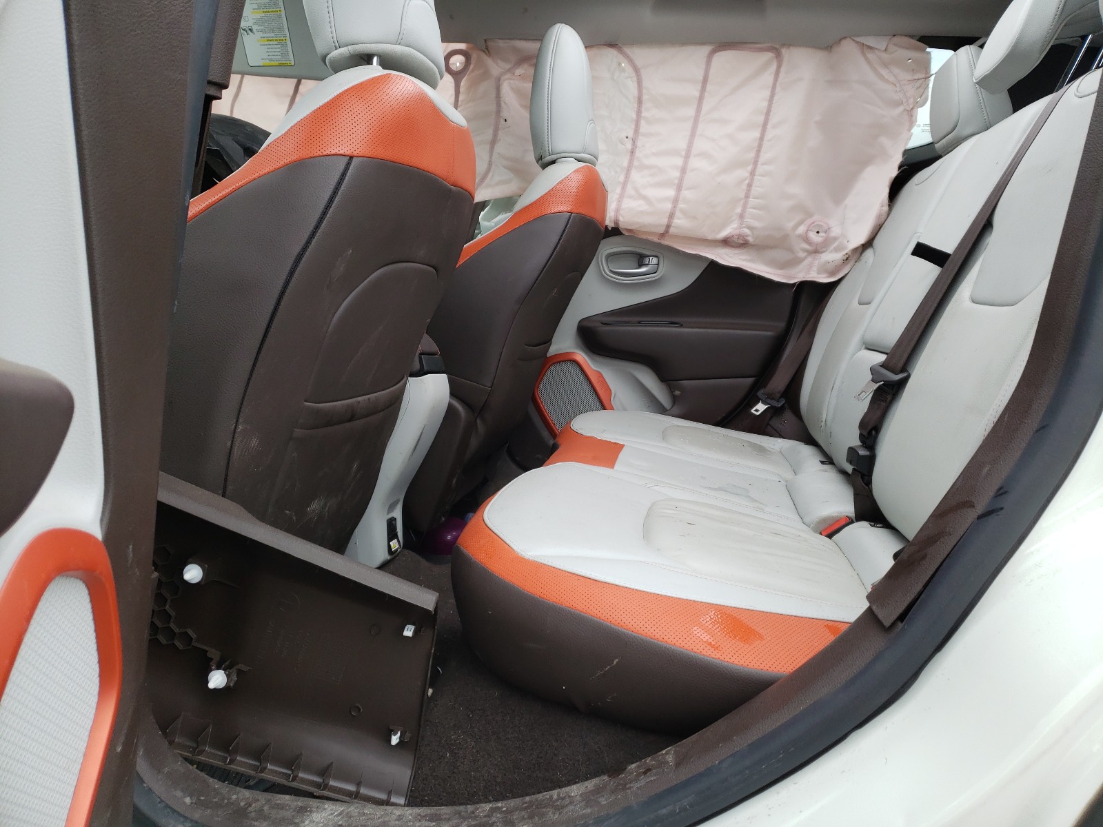 Photo 6 from auction – 2015 JEEP RENEGADE L with VIN ZACCJBDT8FPB88537
