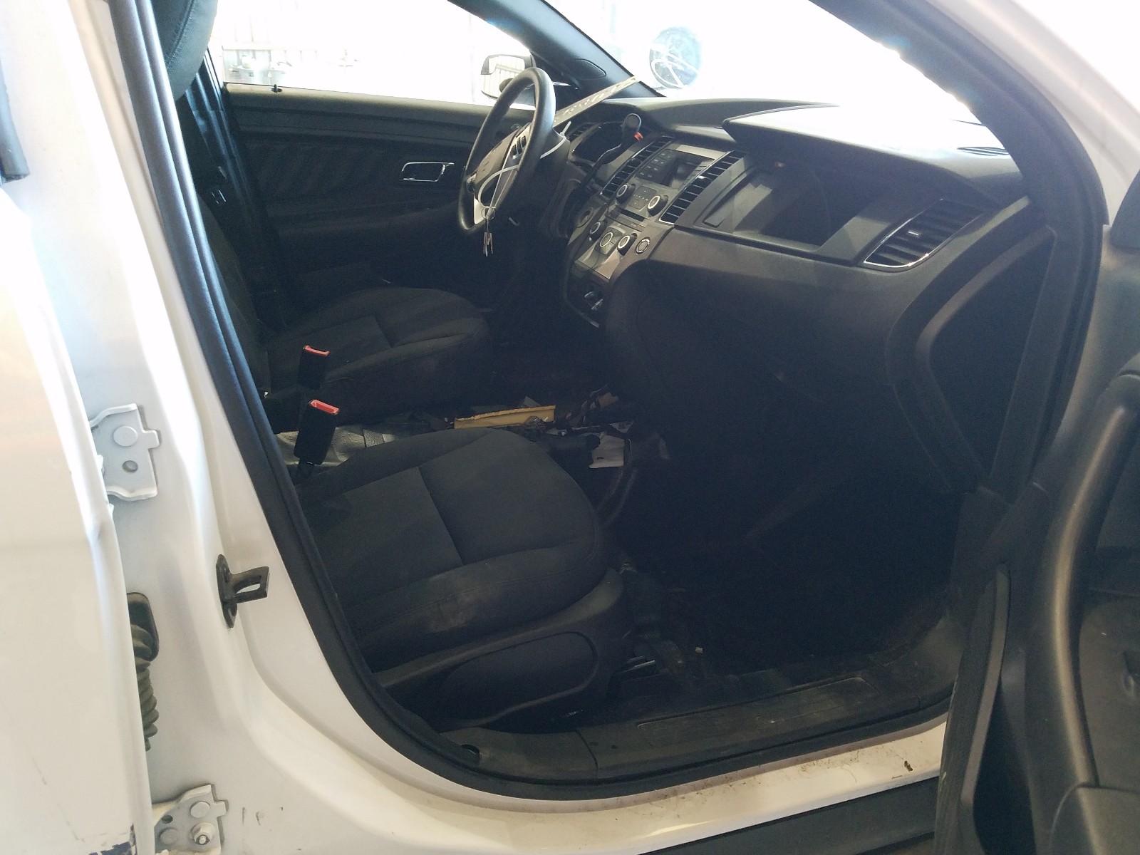 Photo 5 from auction – 2019 FORD TAURUS POL with VIN 1FAHP2MK9KG106419