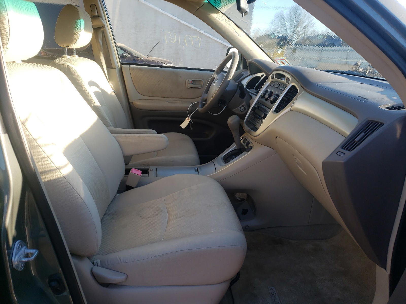 Photo 5 from auction – 2005 TOYOTA HIGHLANDER with VIN JTEDP21A850083812