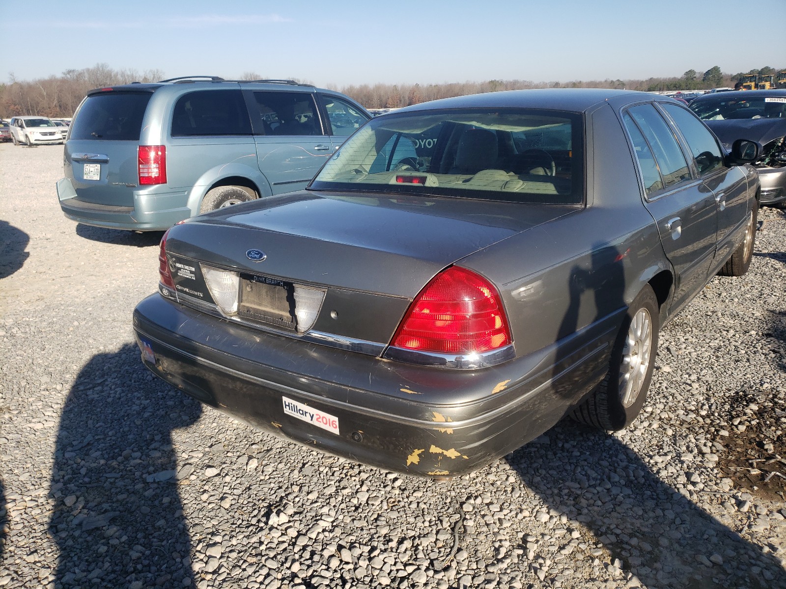 Photo 4 from auction – 2004 FORD CROWN VIC with VIN 2FAFP74W14X139984