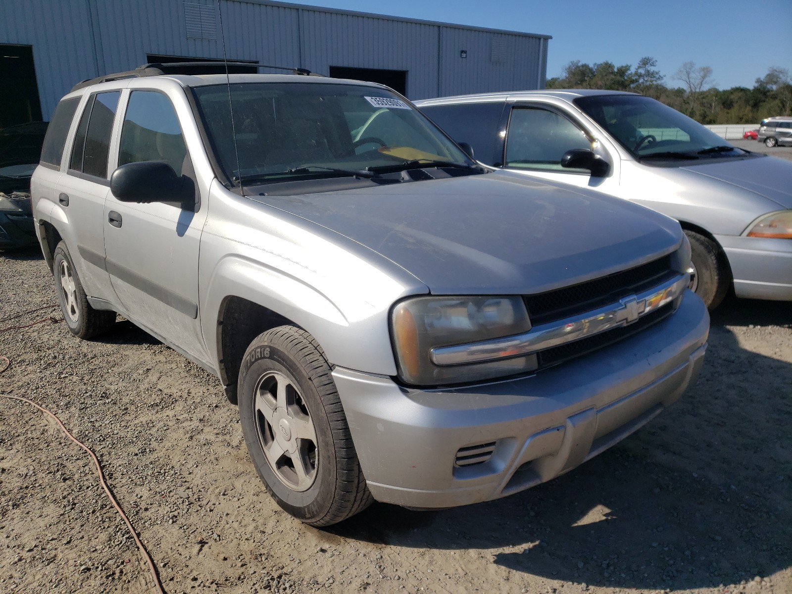 CHEVROLET TRAILBLAZE 2005 with VIN 1GNDT13S052382819 - Photo from auction