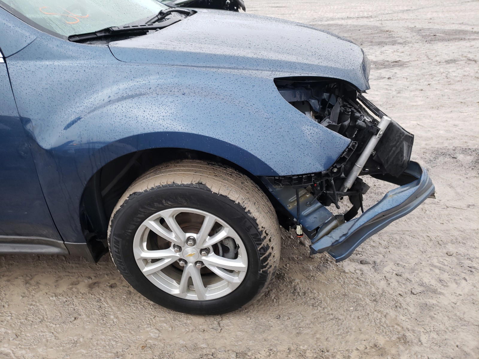 Photo 9 from auction – 2017 CHEVROLET EQUINOX LT with VIN 2GNFLFEK2H6181496