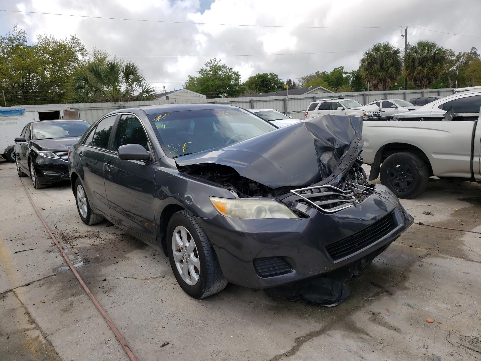 TOYOTA CAMRY BASE 2011 with VIN 4T1BF3EK2BU726050 - Photo from auction