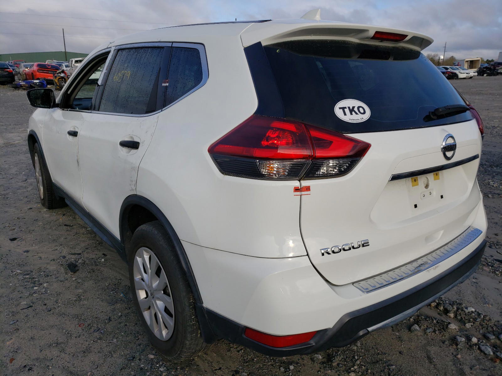 Photo 3 from auction – 2018 NISSAN ROGUE S with VIN KNMAT2MT9JP529791