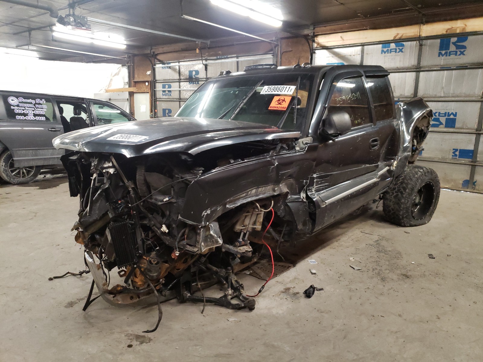 Photo 2 from auction – 2005 CHEVROLET SILVERADO with VIN 1GCEK19Z05Z124747