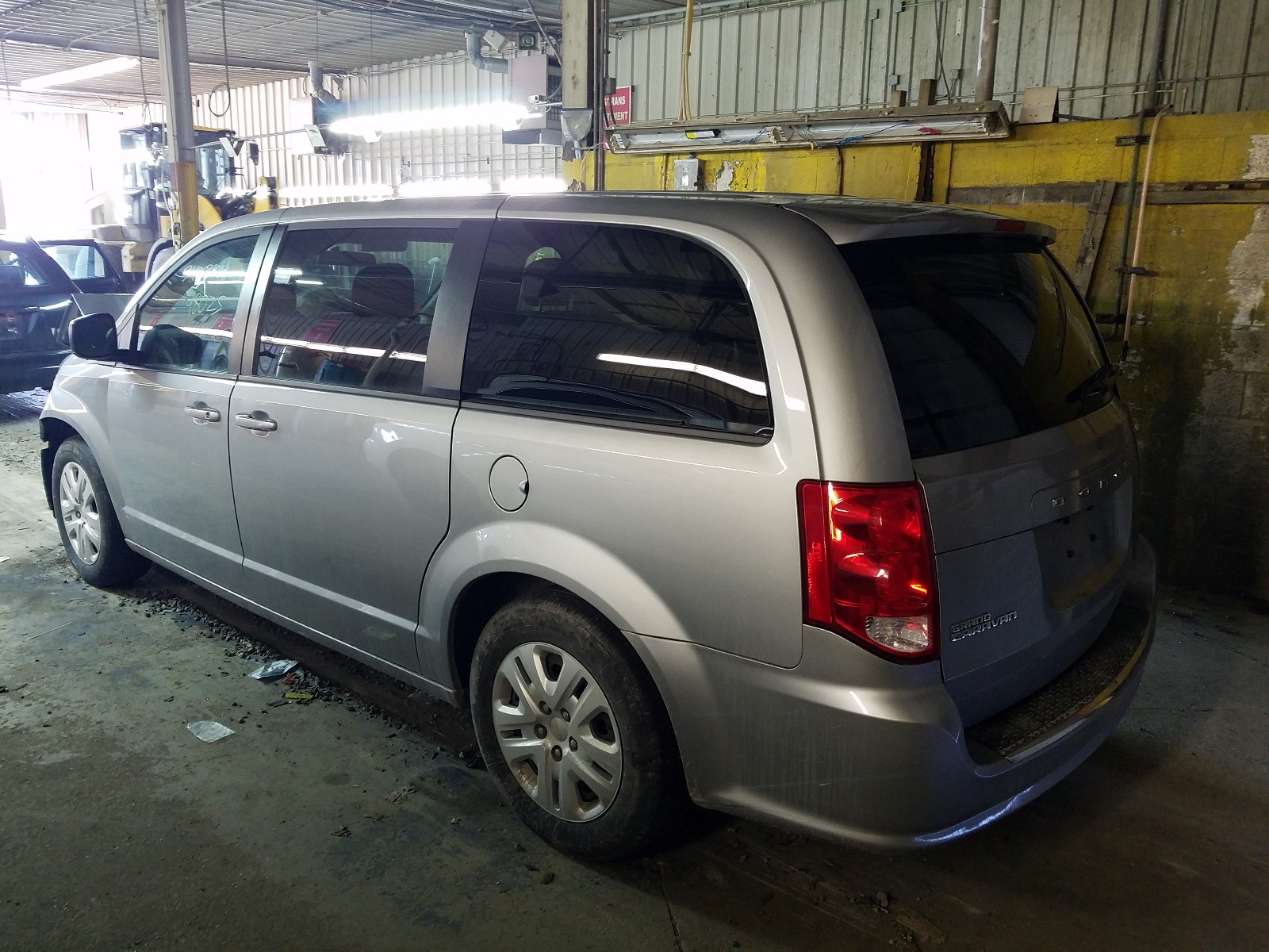 Photo 3 from auction – 2018 DODGE GRAND CARA with VIN 2C4RDGBG8JR250978